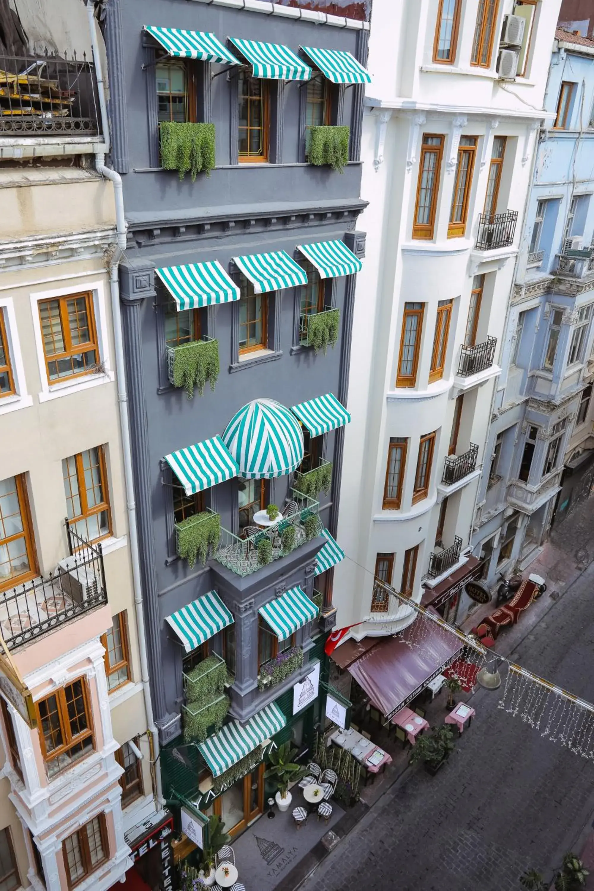 Property building in Istiklal Street Taksim House Yamalya Hotel Property building in Istiklal Street Taksim House Yamalya Hotel