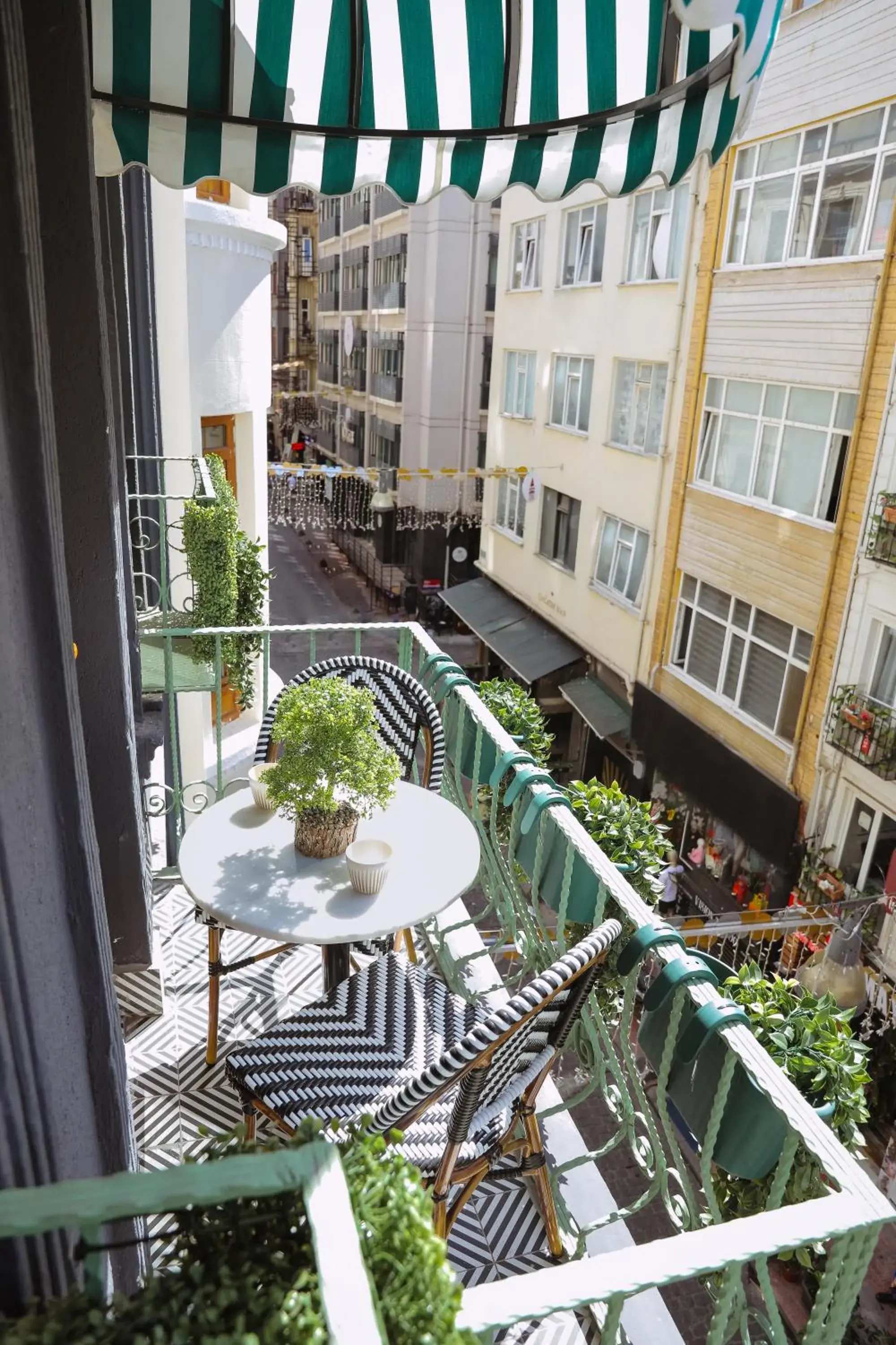 Property building in Istiklal Street Taksim House Yamalya Hotel Property building in Istiklal Street Taksim House Yamalya Hotel