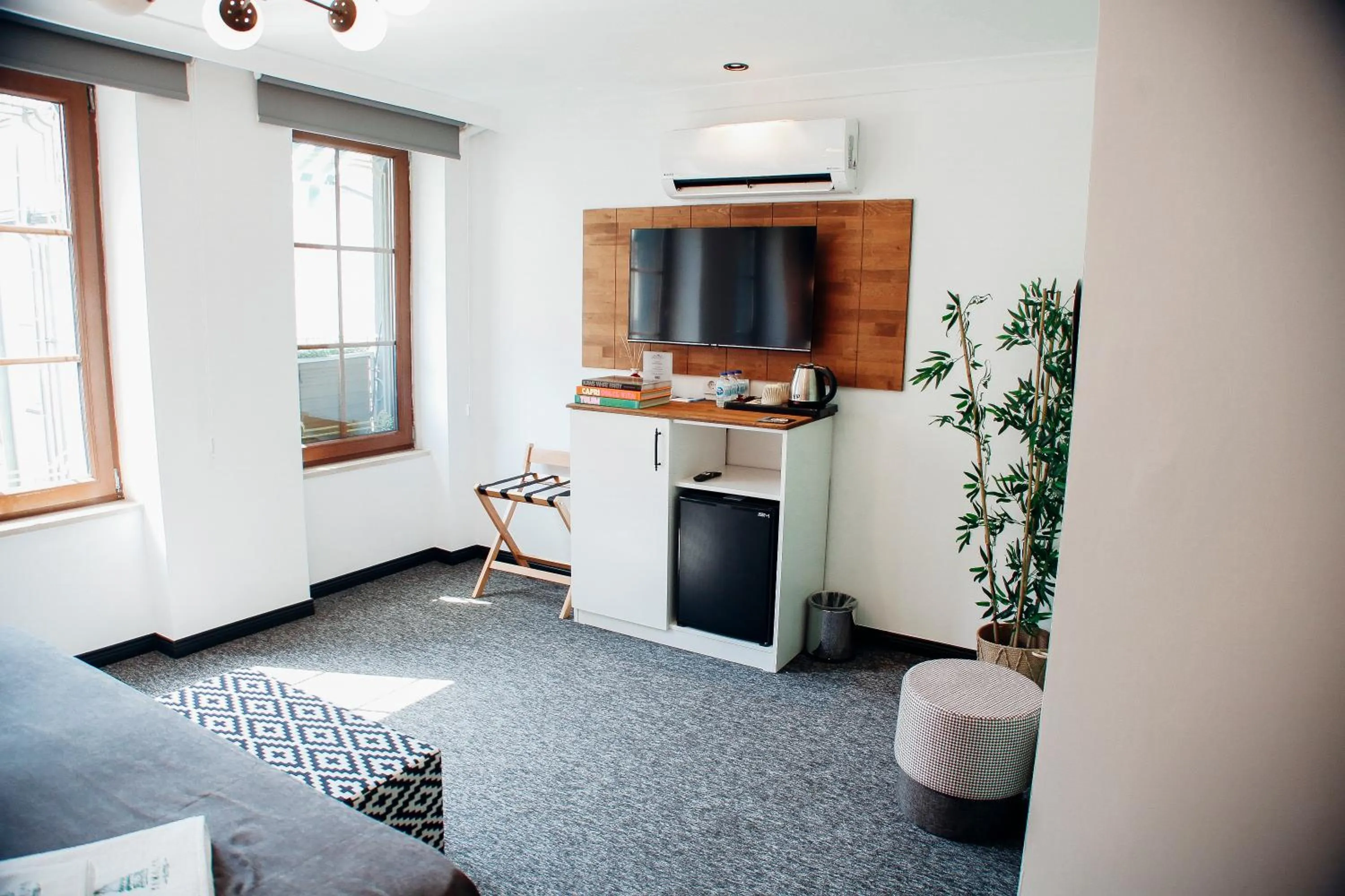 Communal lounge/ TV room in Istiklal Street Taksim House Yamalya Hotel