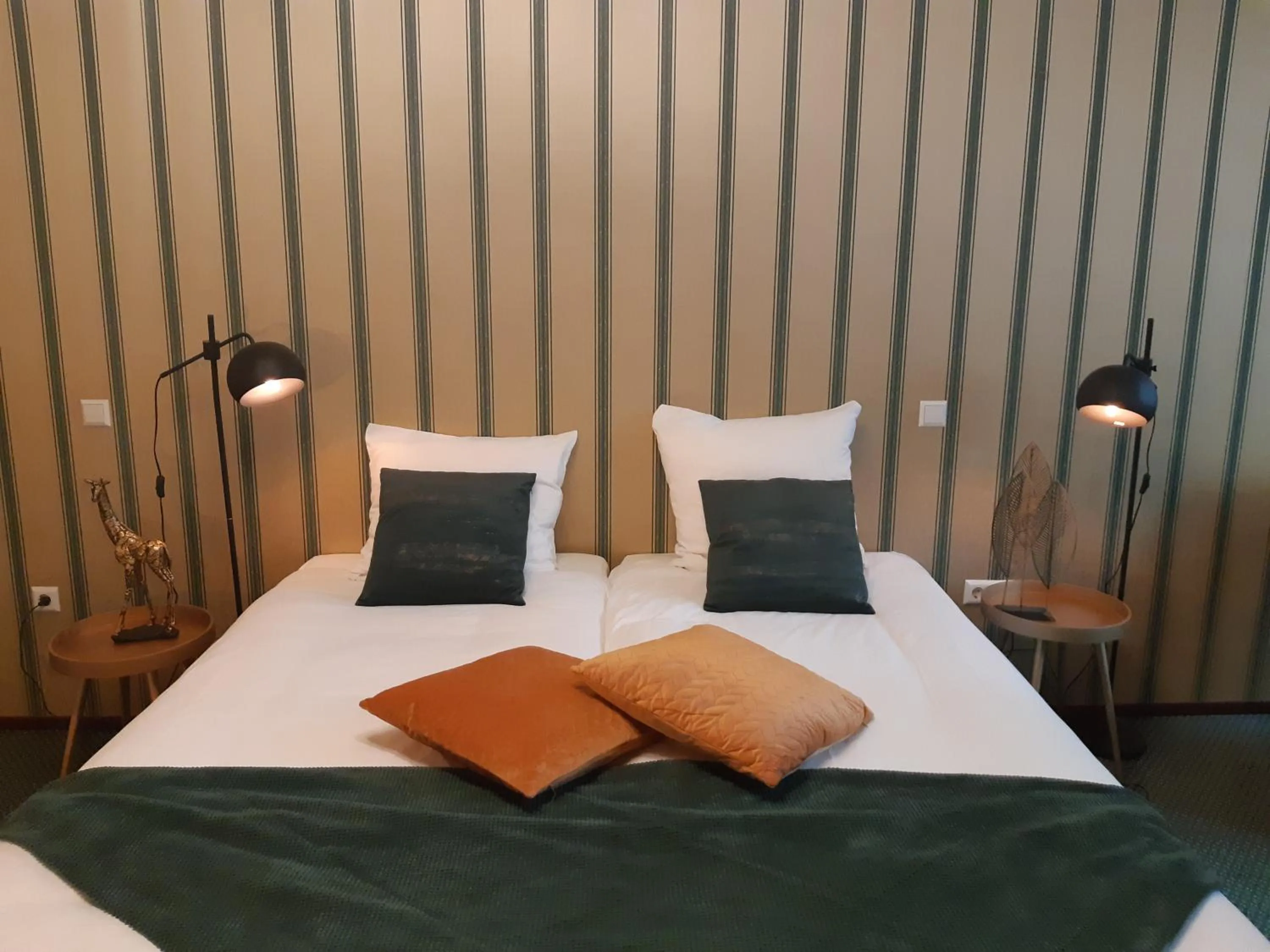Bed in Hotel Johannes Vermeer Delft