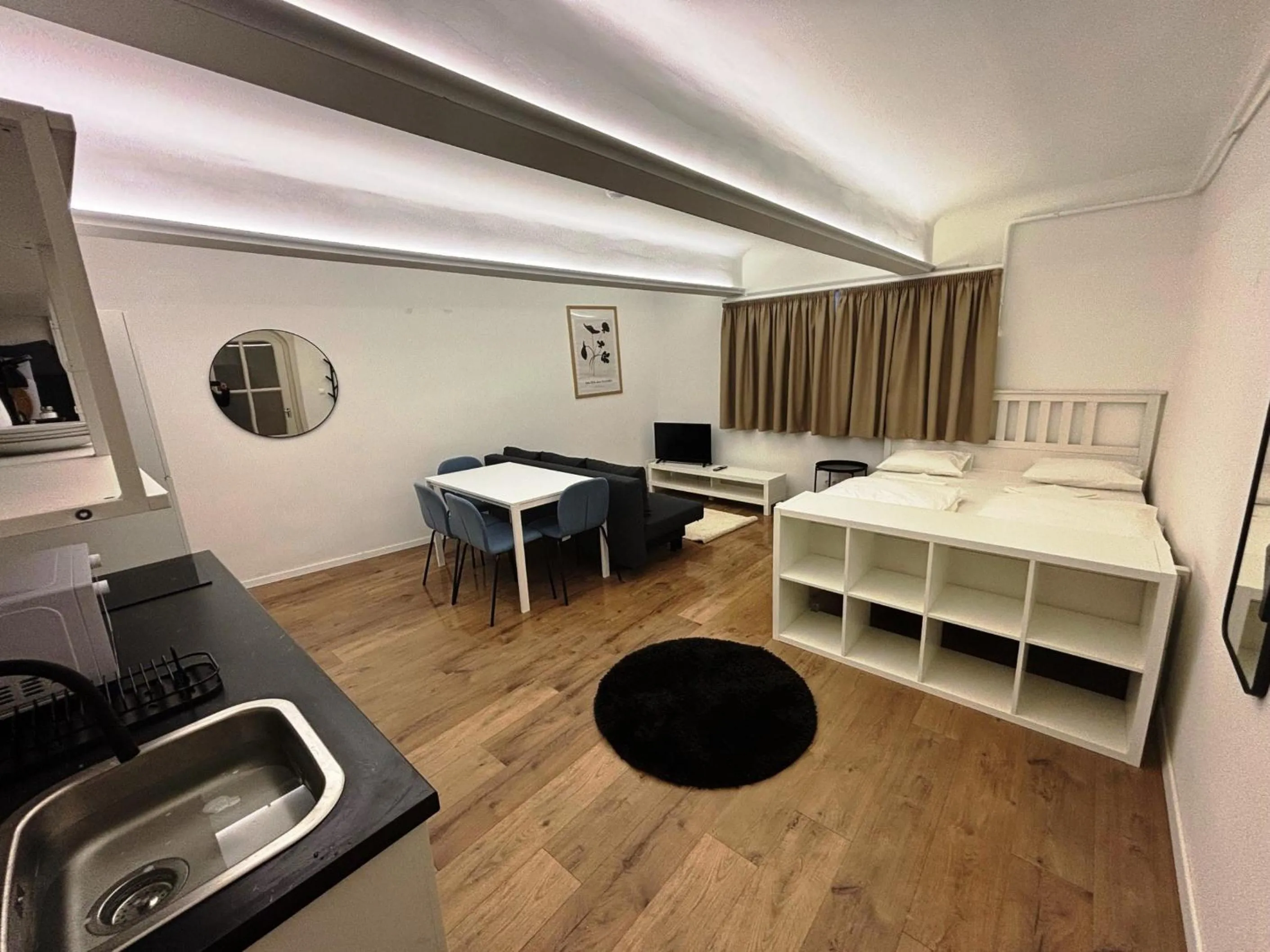 Photo of the whole room, Bed in Villa Oliver Budapest