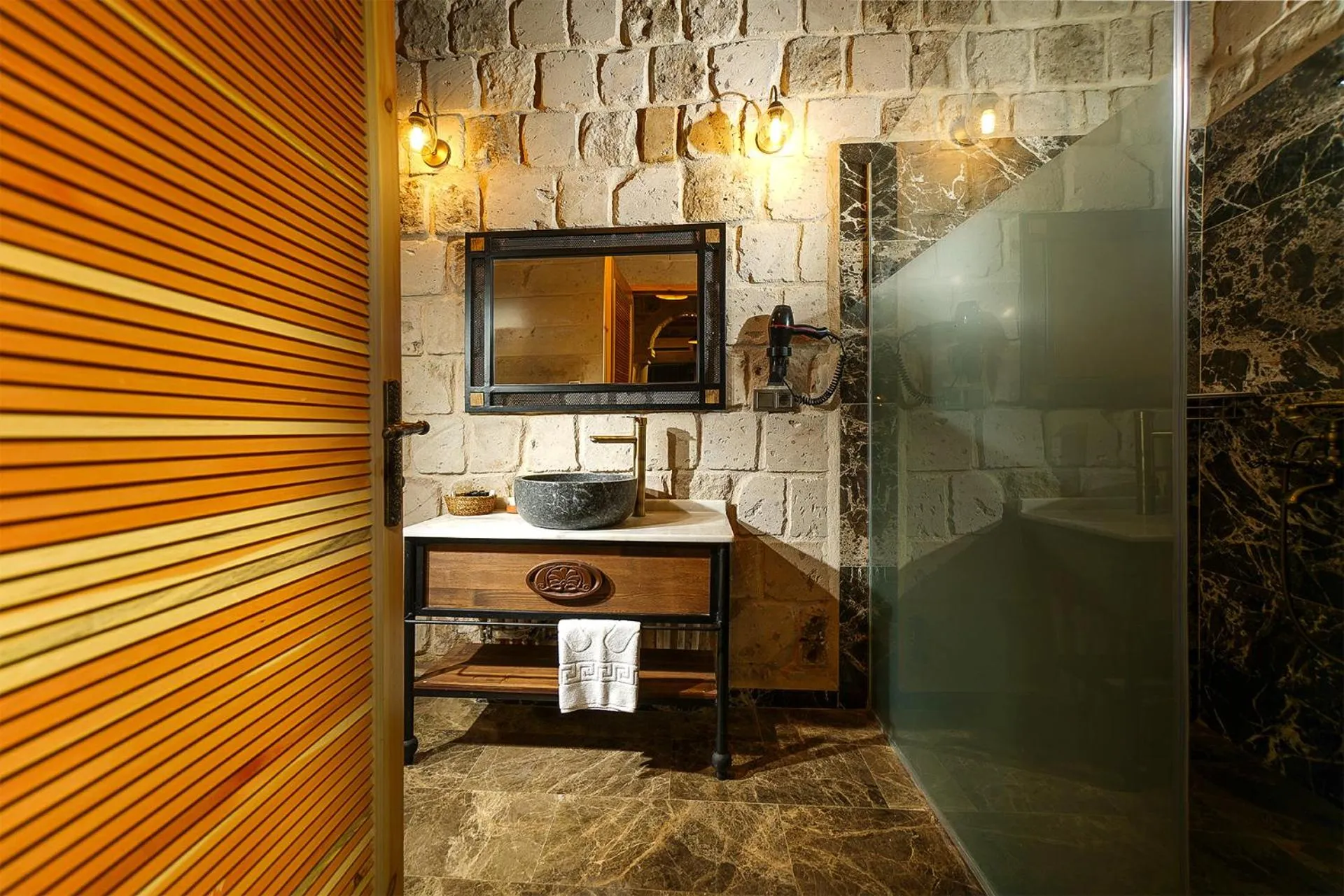 Bathroom in Caverna Hotel Premium Caves