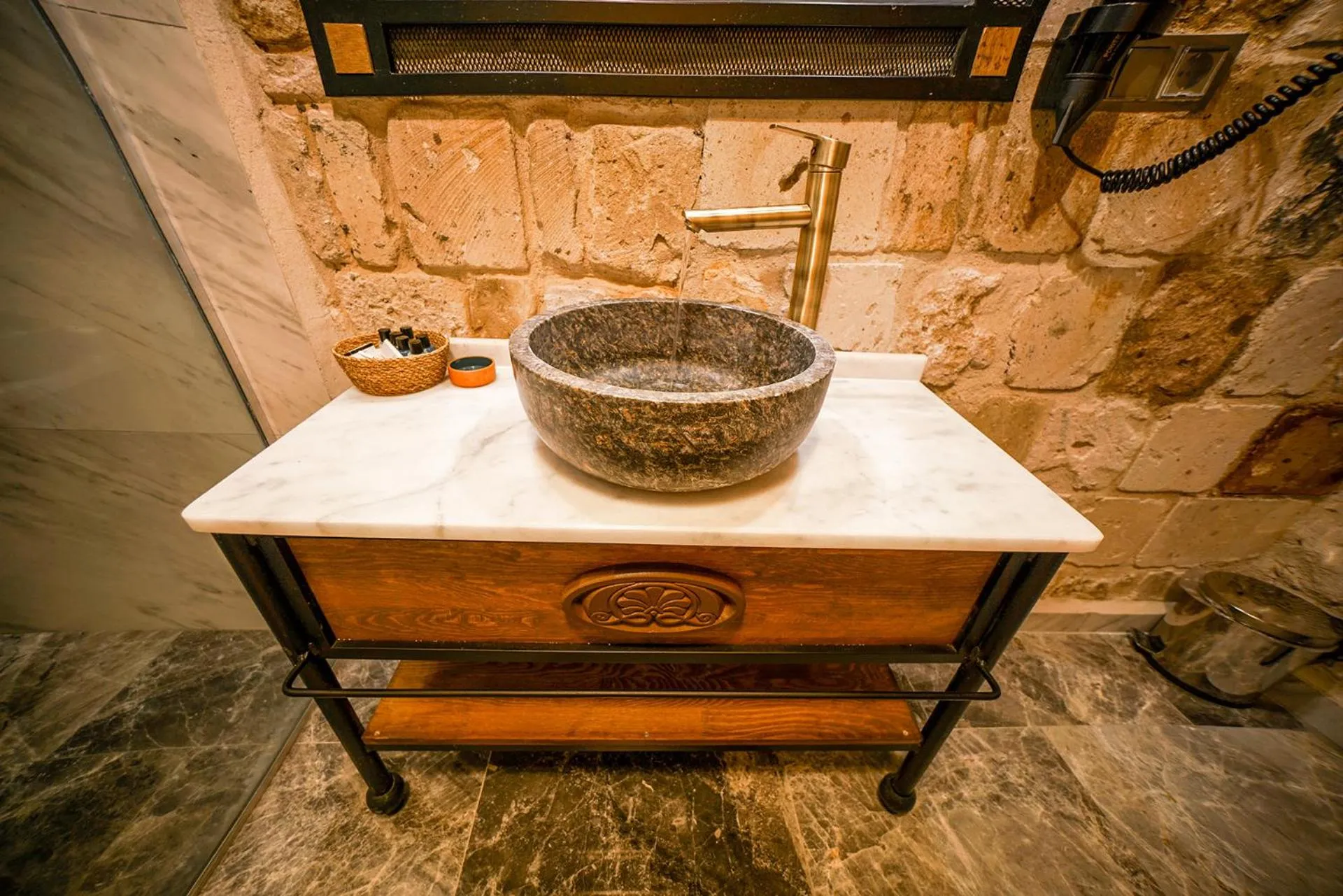 Bathroom in Caverna Hotel Premium Caves