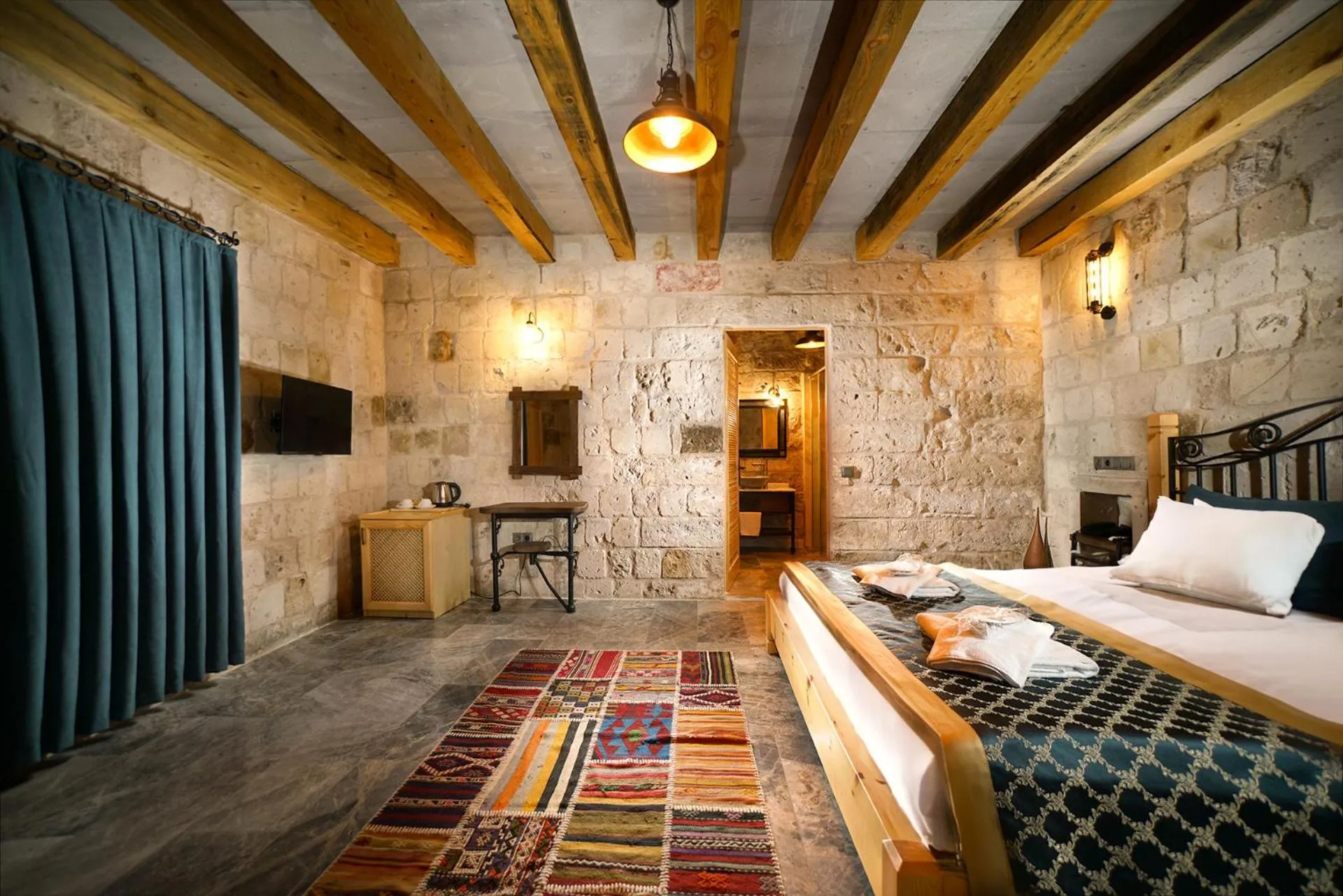 Bedroom, Bed in Caverna Hotel Premium Caves