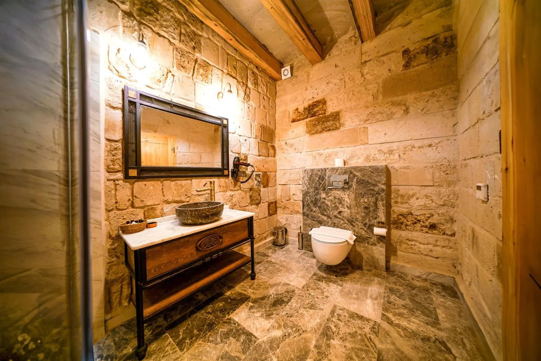 Bathroom in Caverna Hotel Premium Caves