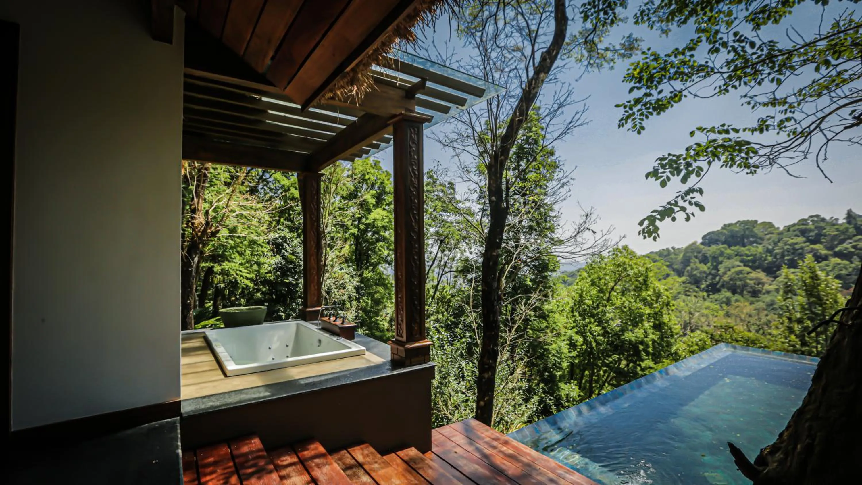 Swimming pool in Aramb Boutique Resort