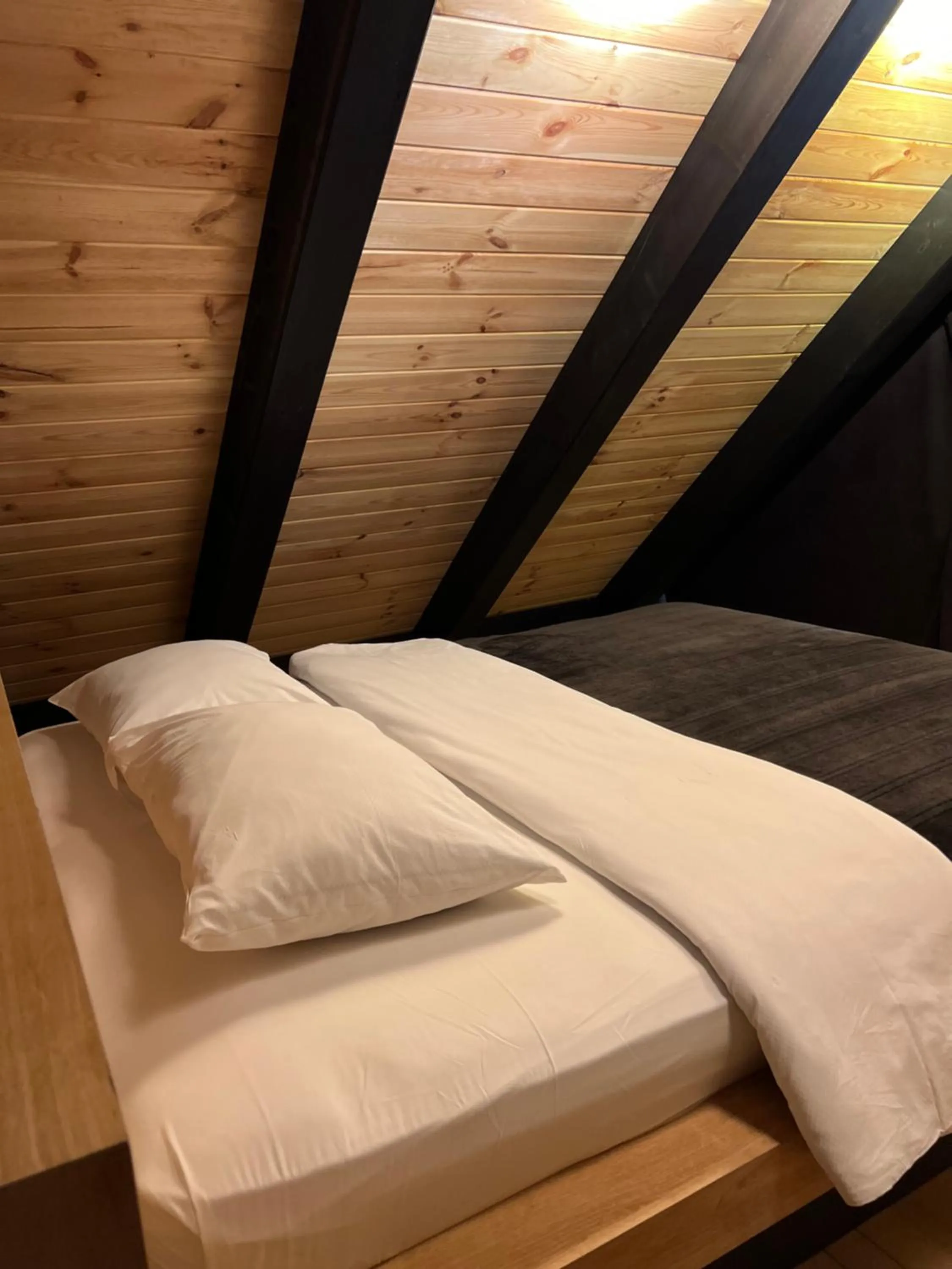 Bed in AYDER VANAK STONE SUİTES