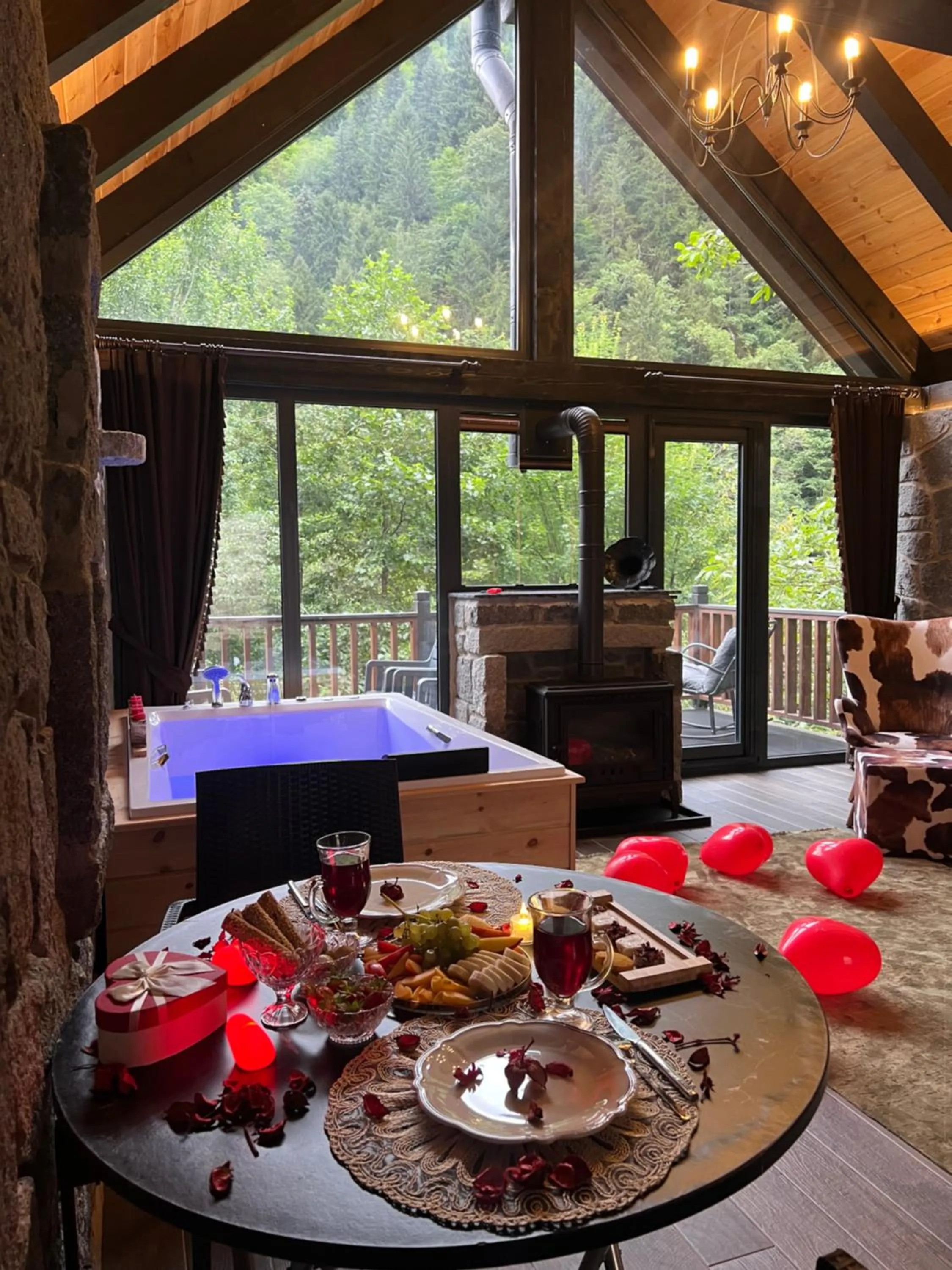 Food and drinks in AYDER VANAK STONE SUİTES