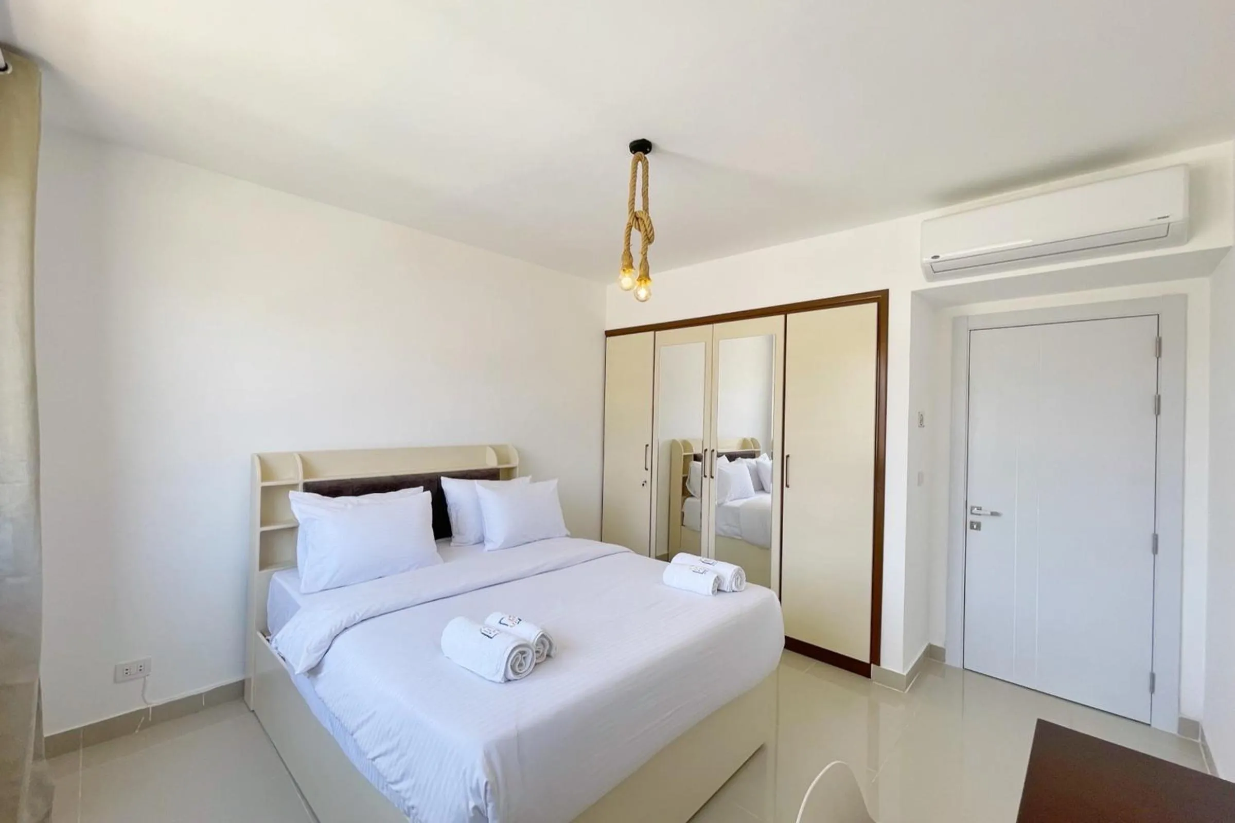 Refreshed & Uplifted 2 BDR G Cribs
