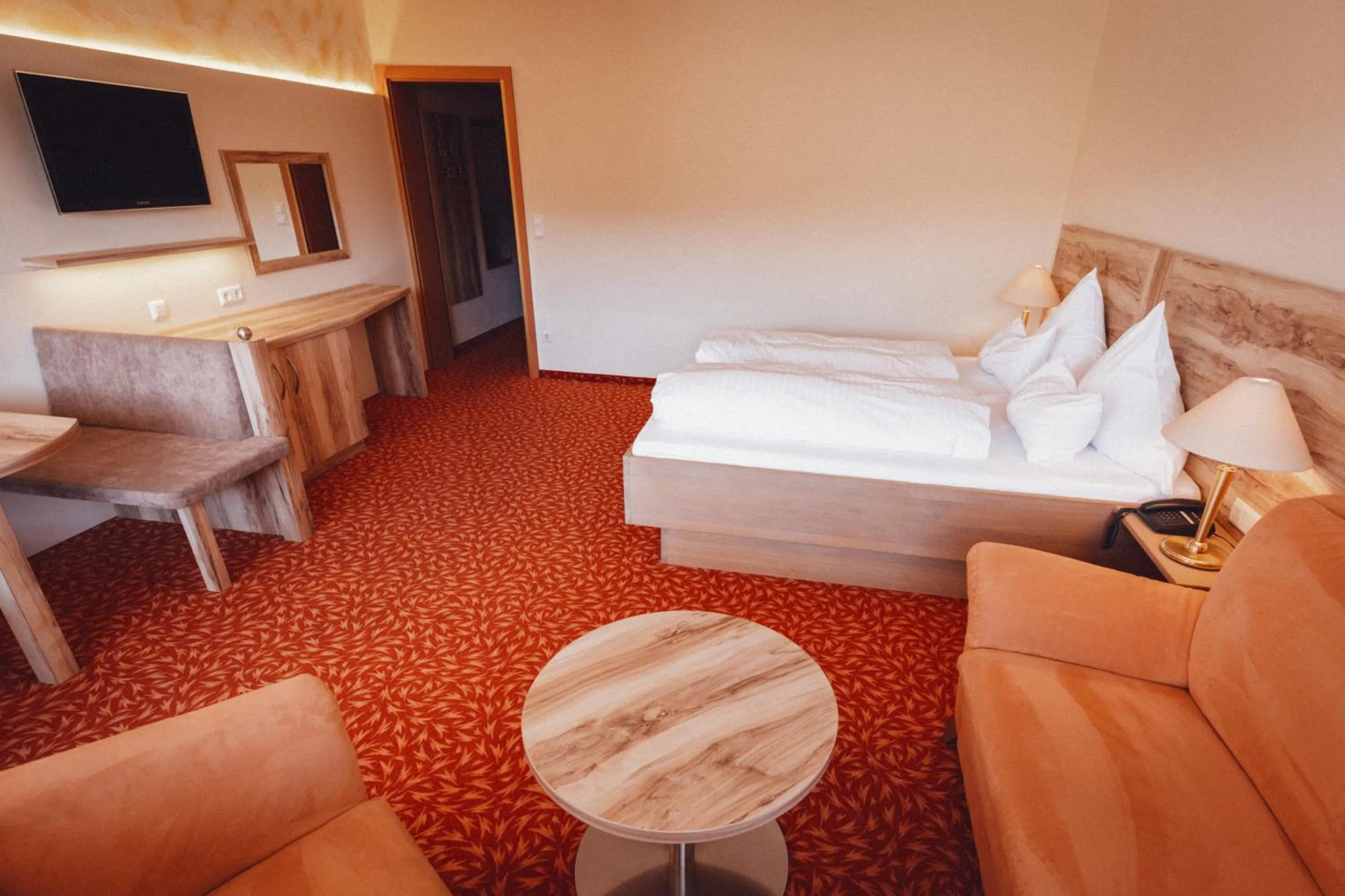 Photo of the whole room, Bed in Wellnesshotel Sonnenhalde Tonbach