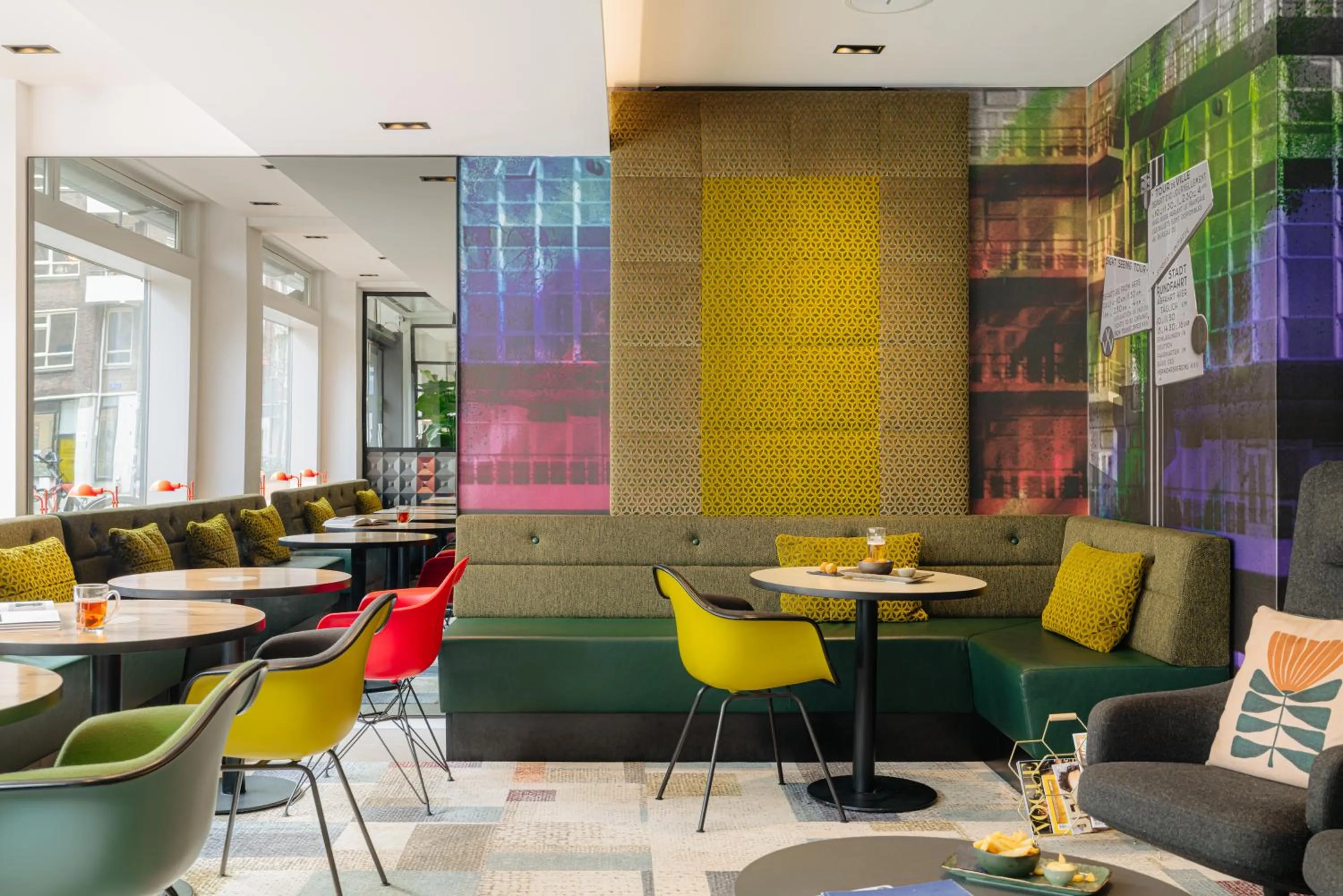 Restaurant/places to eat in Leonardo Hotel Rotterdam Savoy