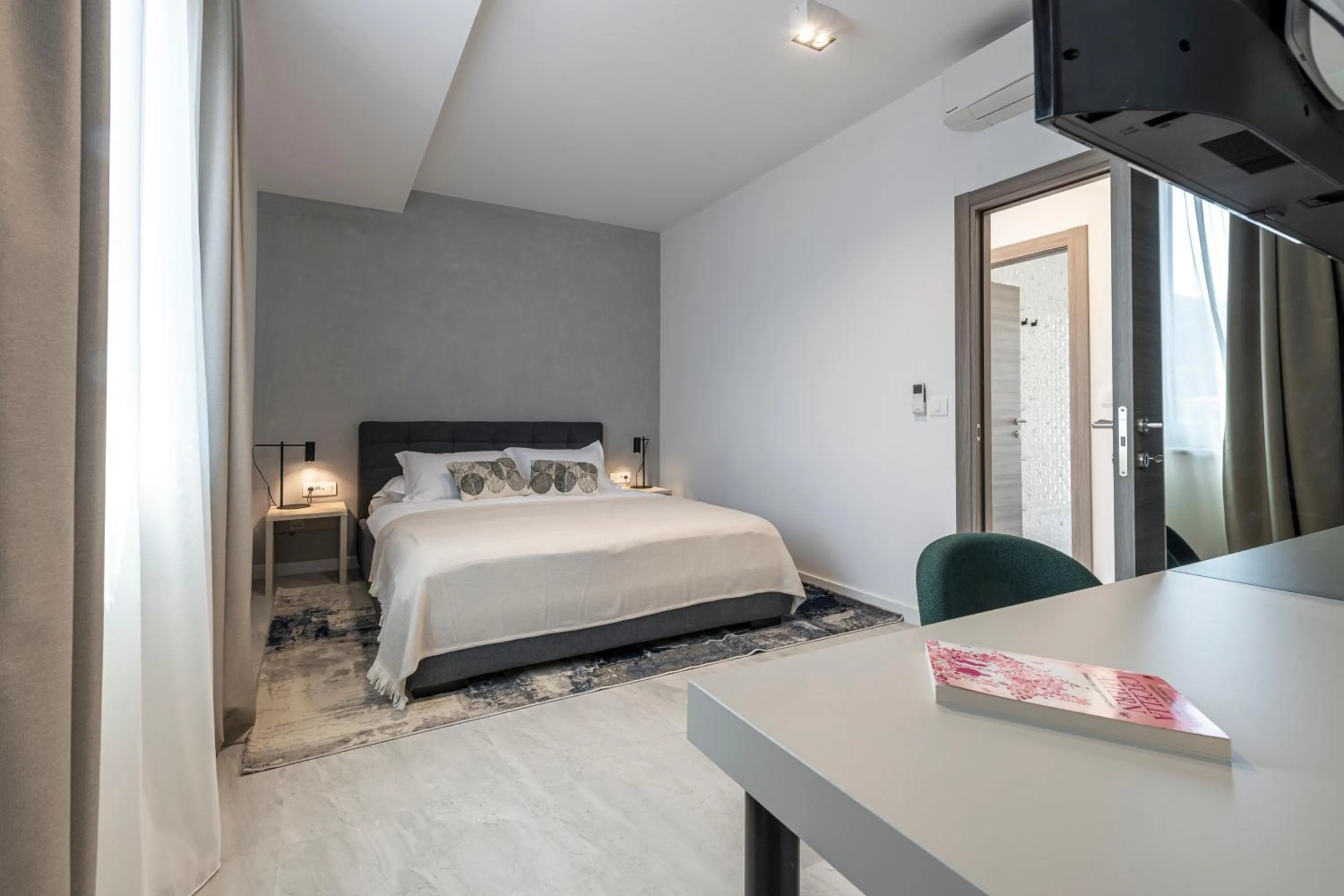 Bed in Luxury Apartments Mazza -Michaela
