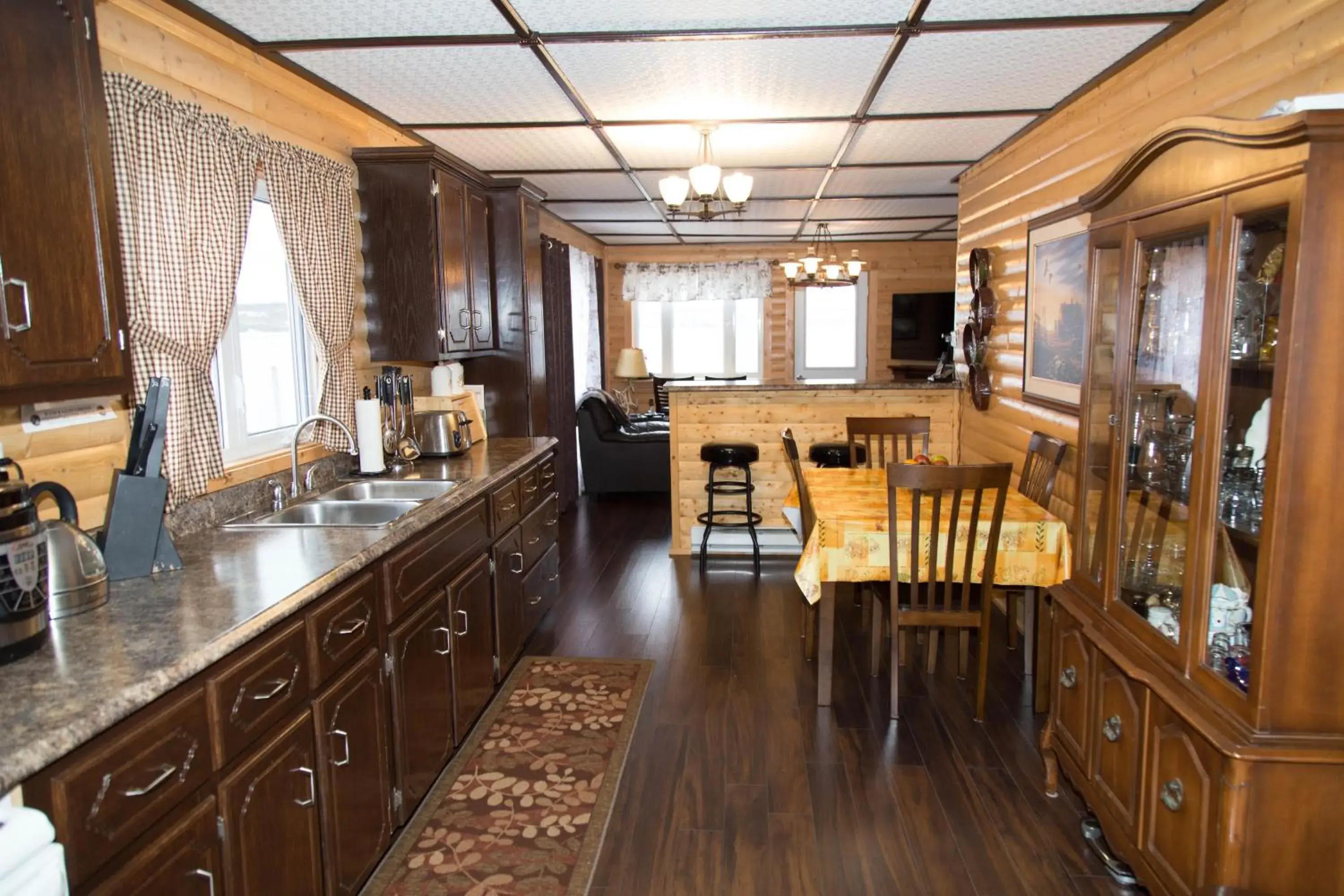 Three-Bedroom House in Burnt Cape Cabins Three-Bedroom House in Burnt Cape Cabins