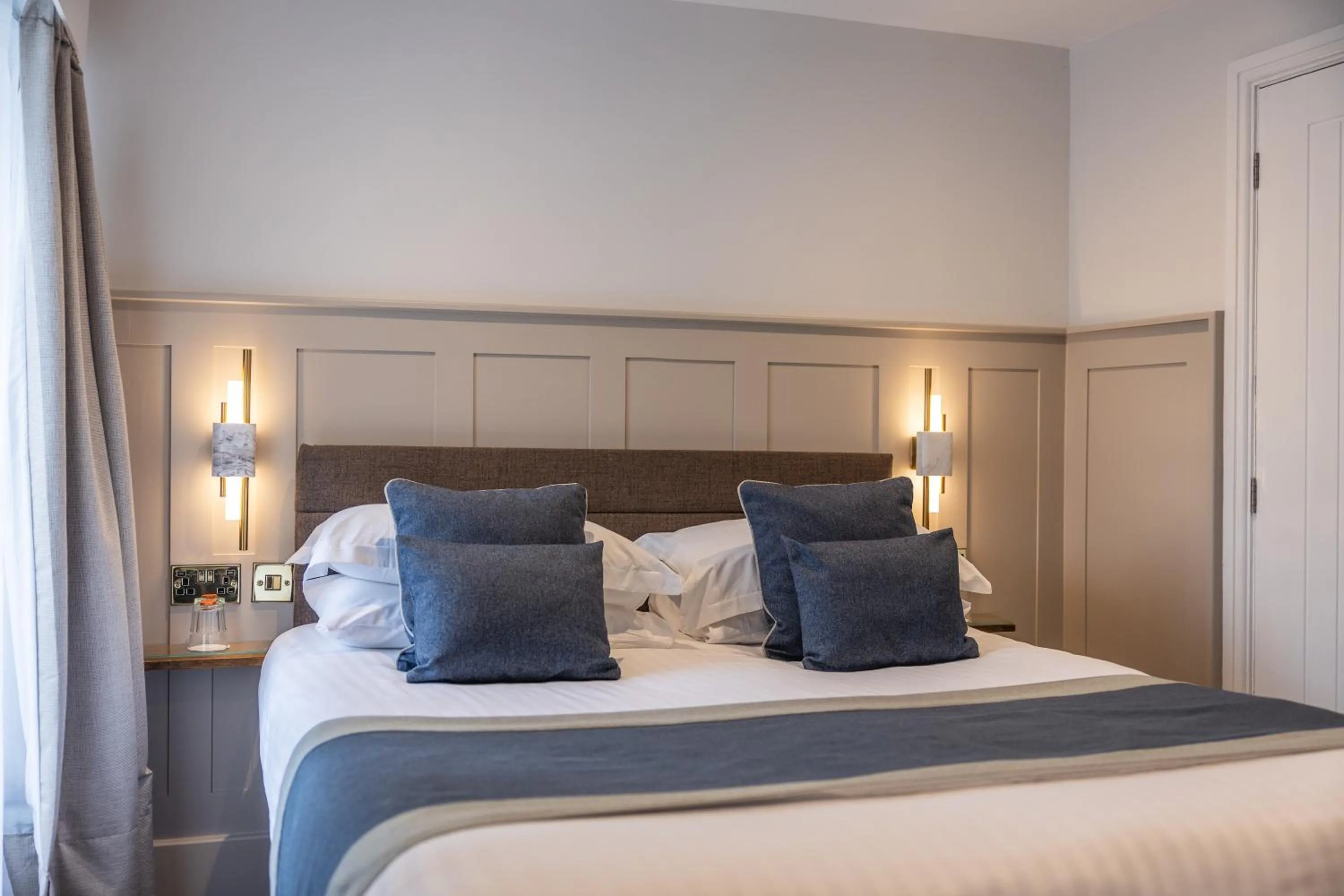 Bed in Allerdale Court Hotel