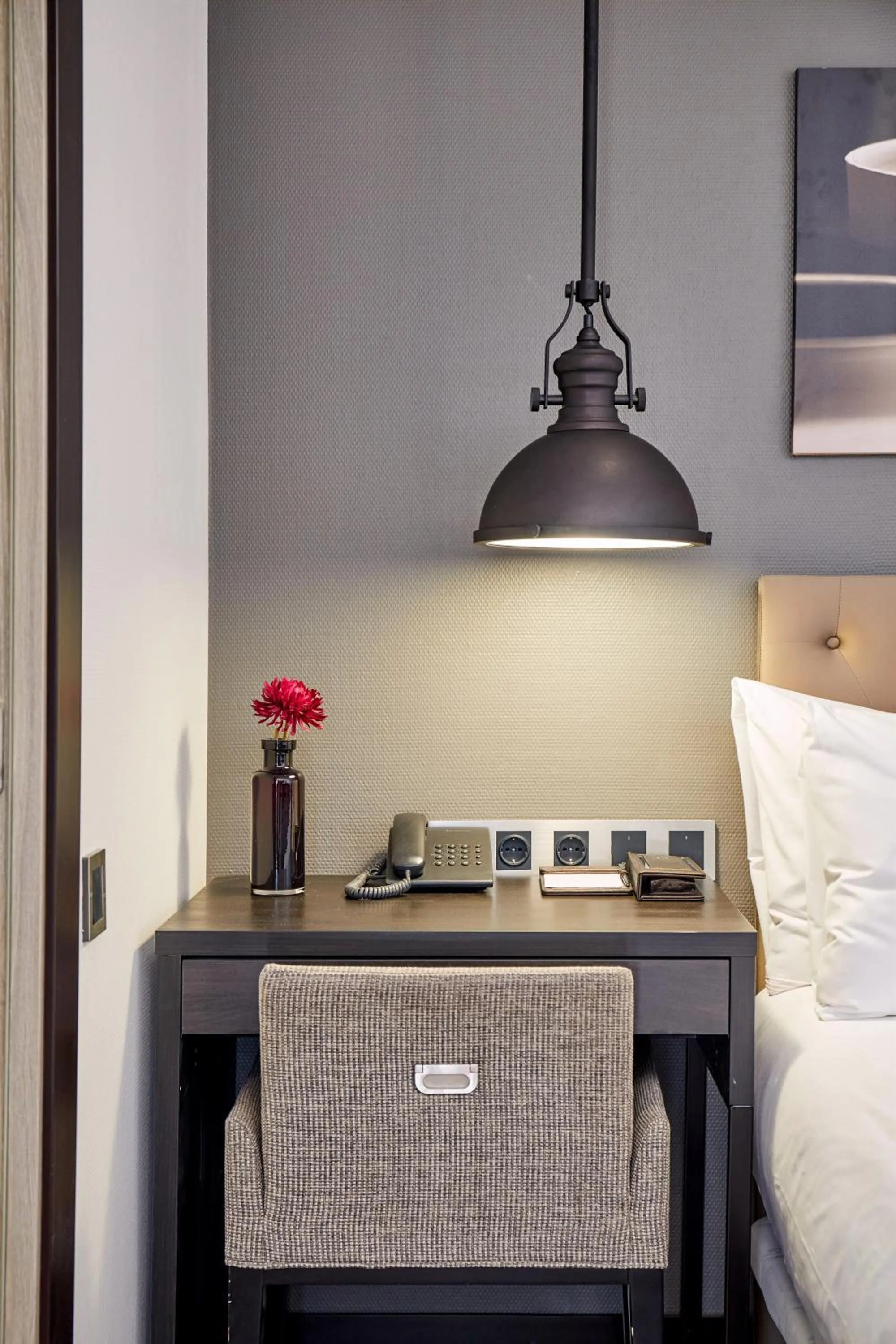 hair dresser, Bed in Hotel Cortes Rambla