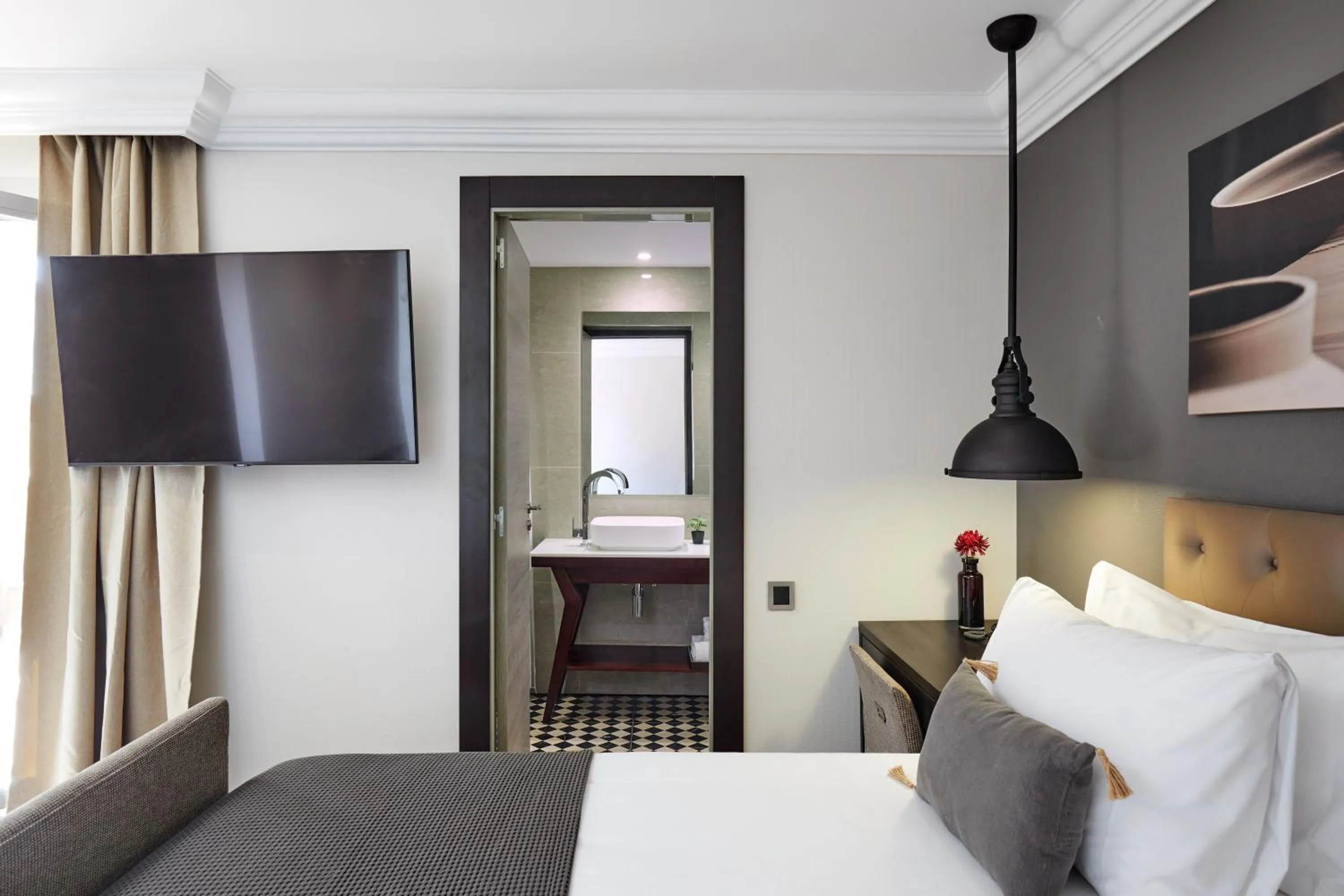 Bedroom, Bed in Hotel Cortes Rambla