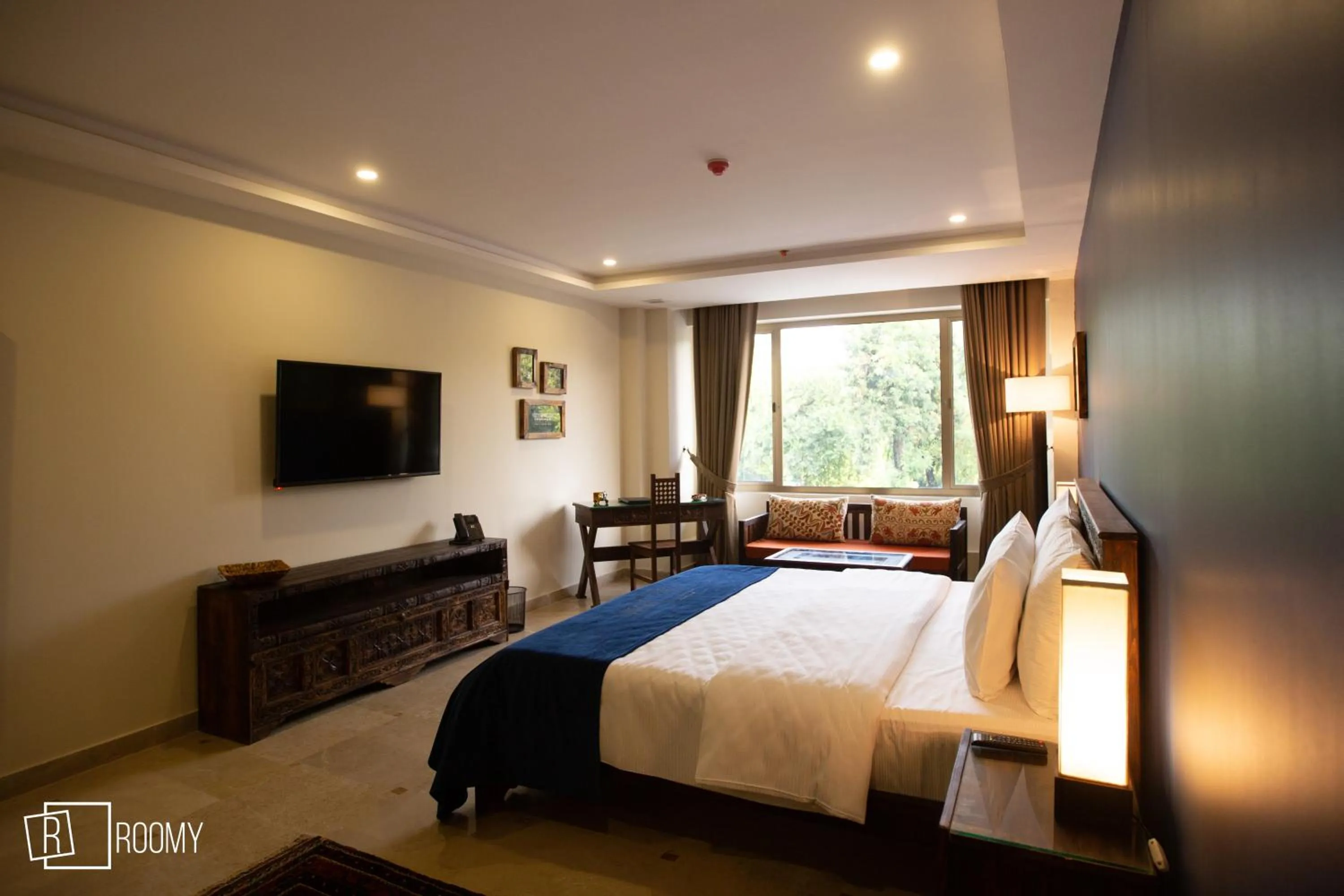 Bed in Roomy Signature Hotel, Islamabad