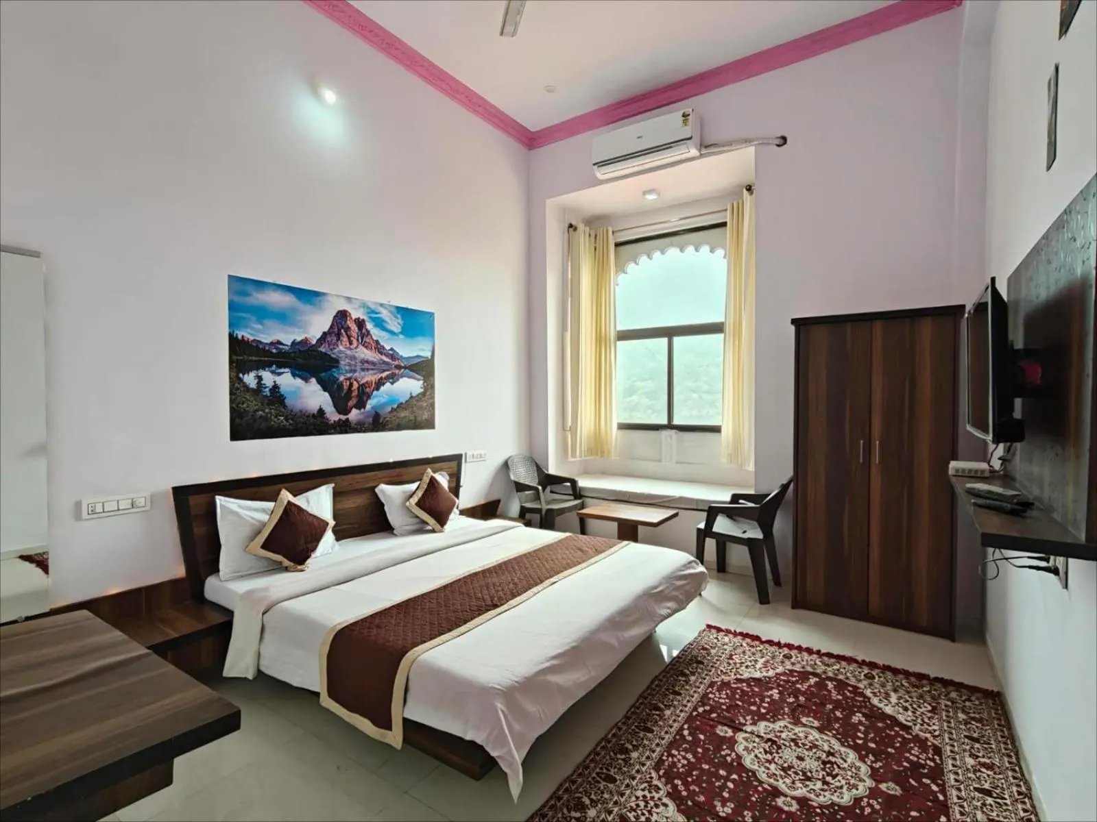 Bed in The Jaigarh Palace Kumbhalgarh