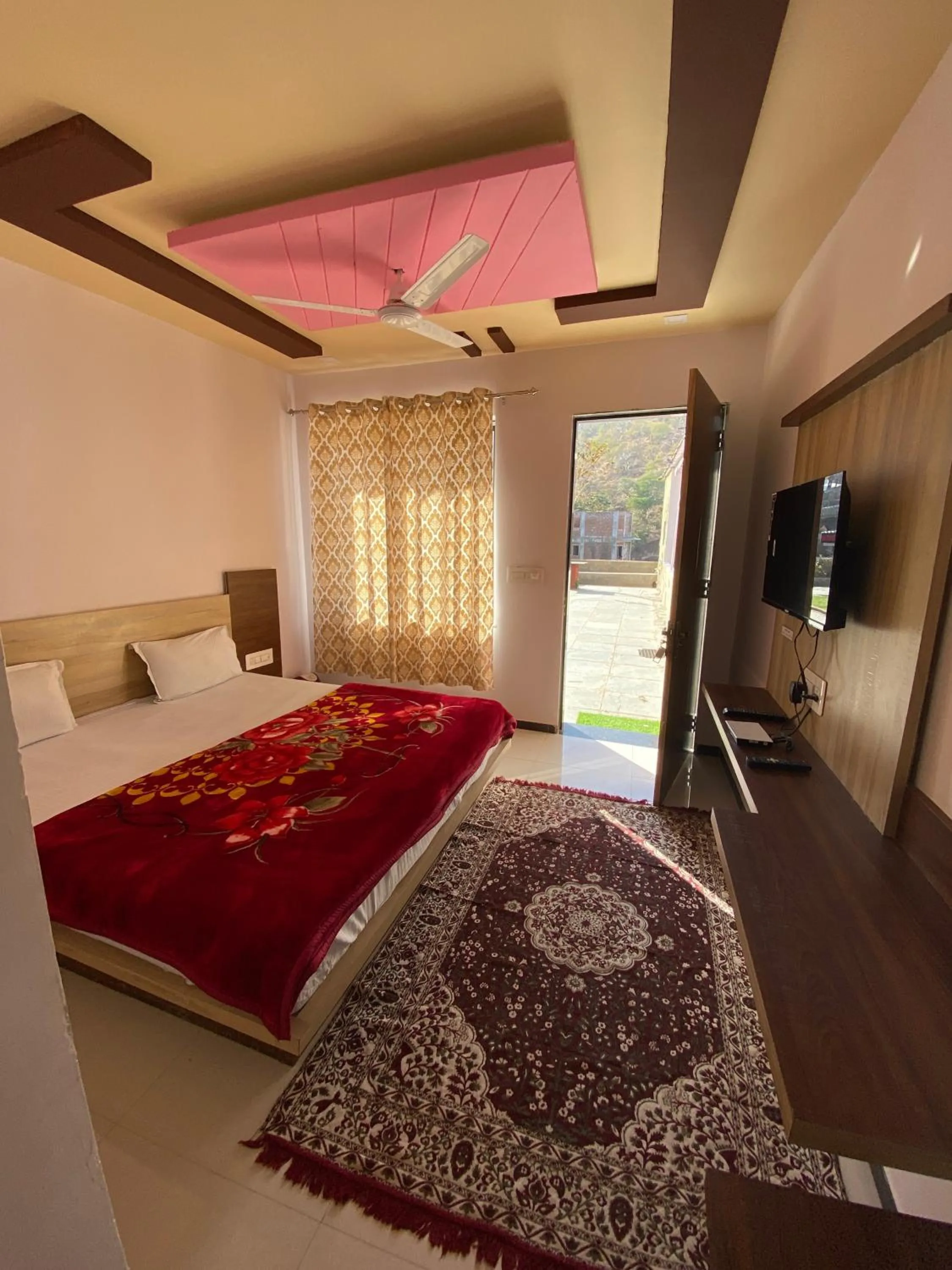 Bed in Jaigarh Palace Kumbhalgarh