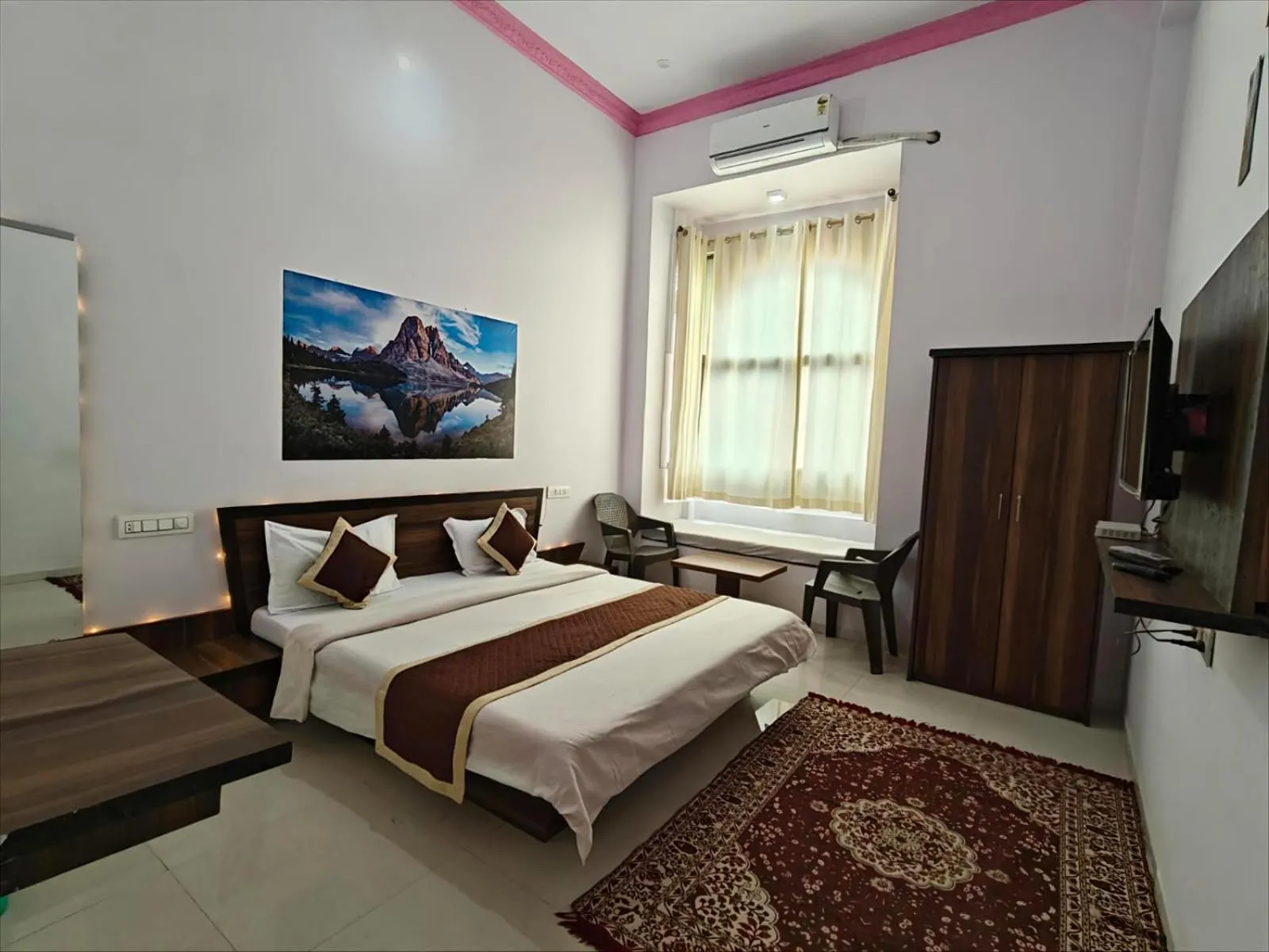 Bed in The Jaigarh Palace Kumbhalgarh