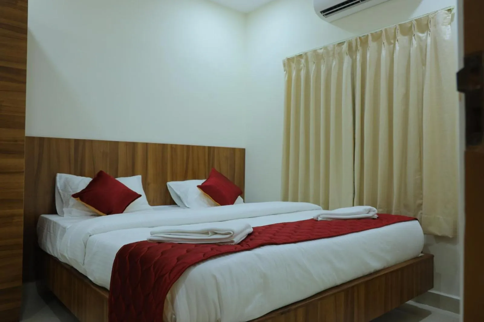 Bed in Padma Homes Stay- Luxury Service Apartment 1BHK & 2BHK & 3BHK