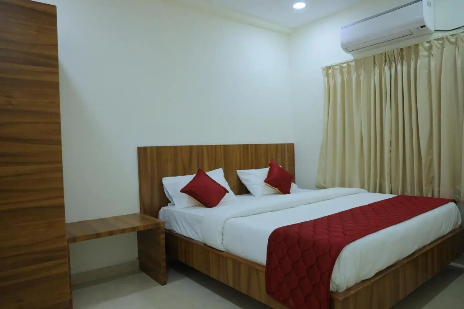 Bed in Padma Homes Stay- Luxury Service Apartment 1BHK & 2BHK & 3BHK Bed in Padma Homes Stay- Luxury Service Apartment 1BHK & 2BHK & 3BHK