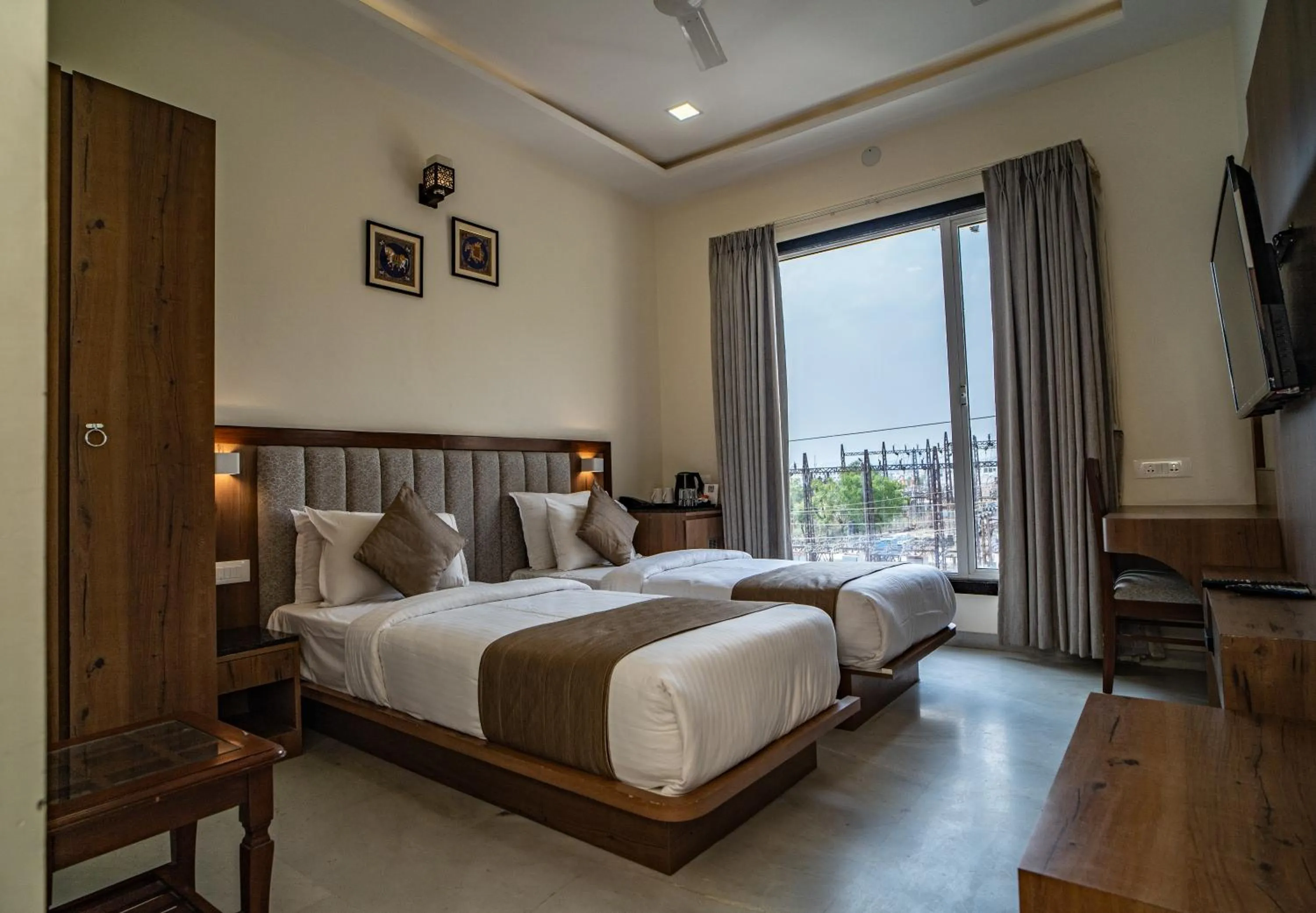Bed in RABBIT RATNAM -By Udaipur Hotels