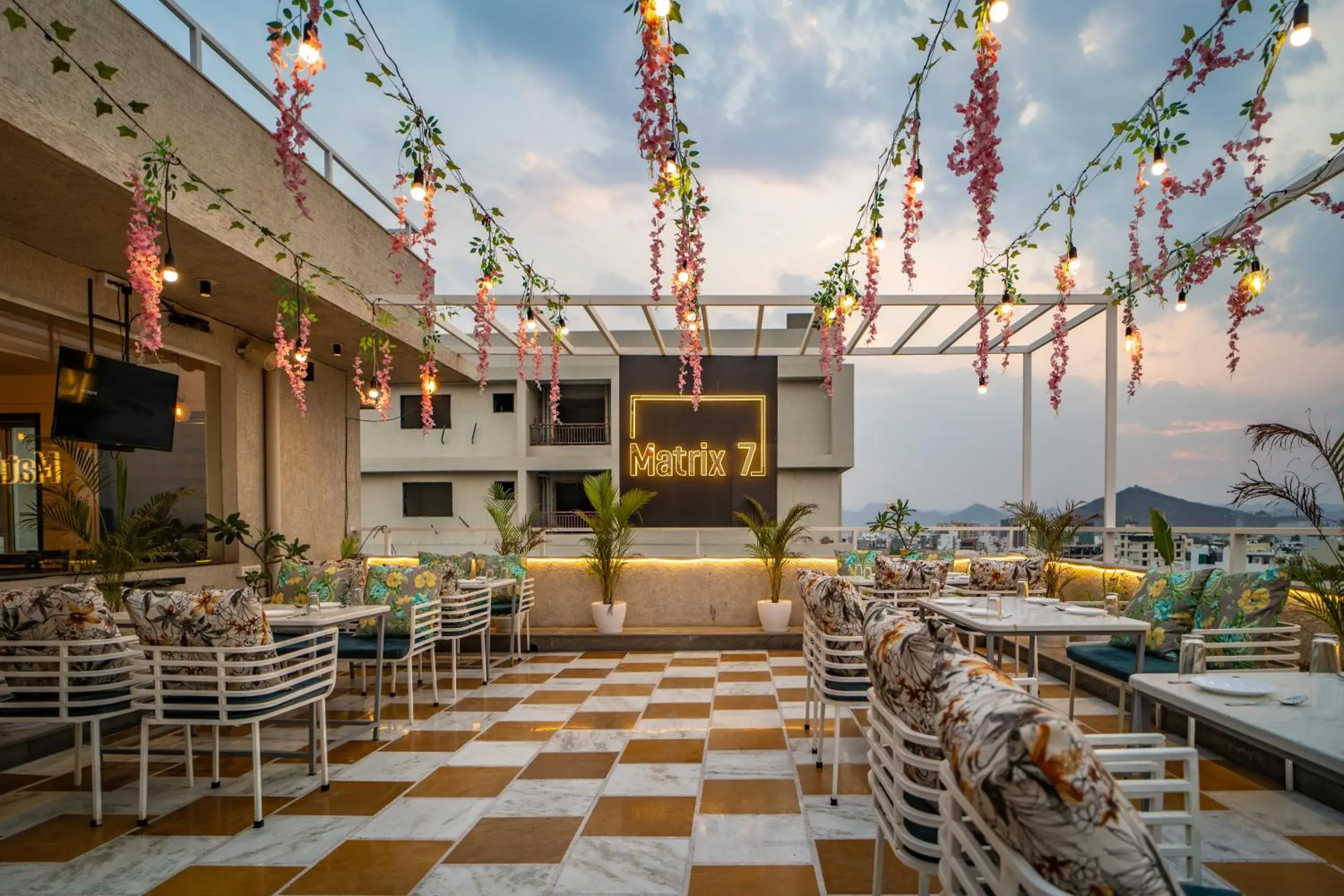 Restaurant/places to eat in RABBIT RATNAM -By Udaipur Hotels Restaurant/places to eat in RABBIT RATNAM -By Udaipur Hotels