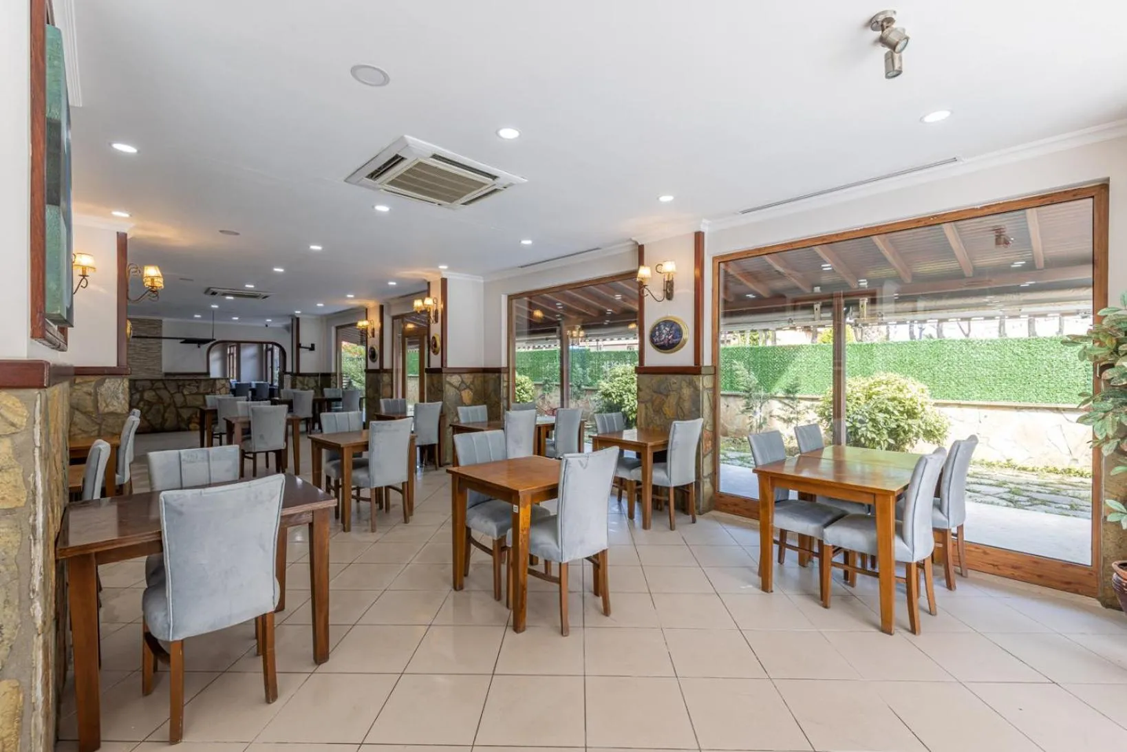 Restaurant/places to eat in Olinda Hotel & Spa
