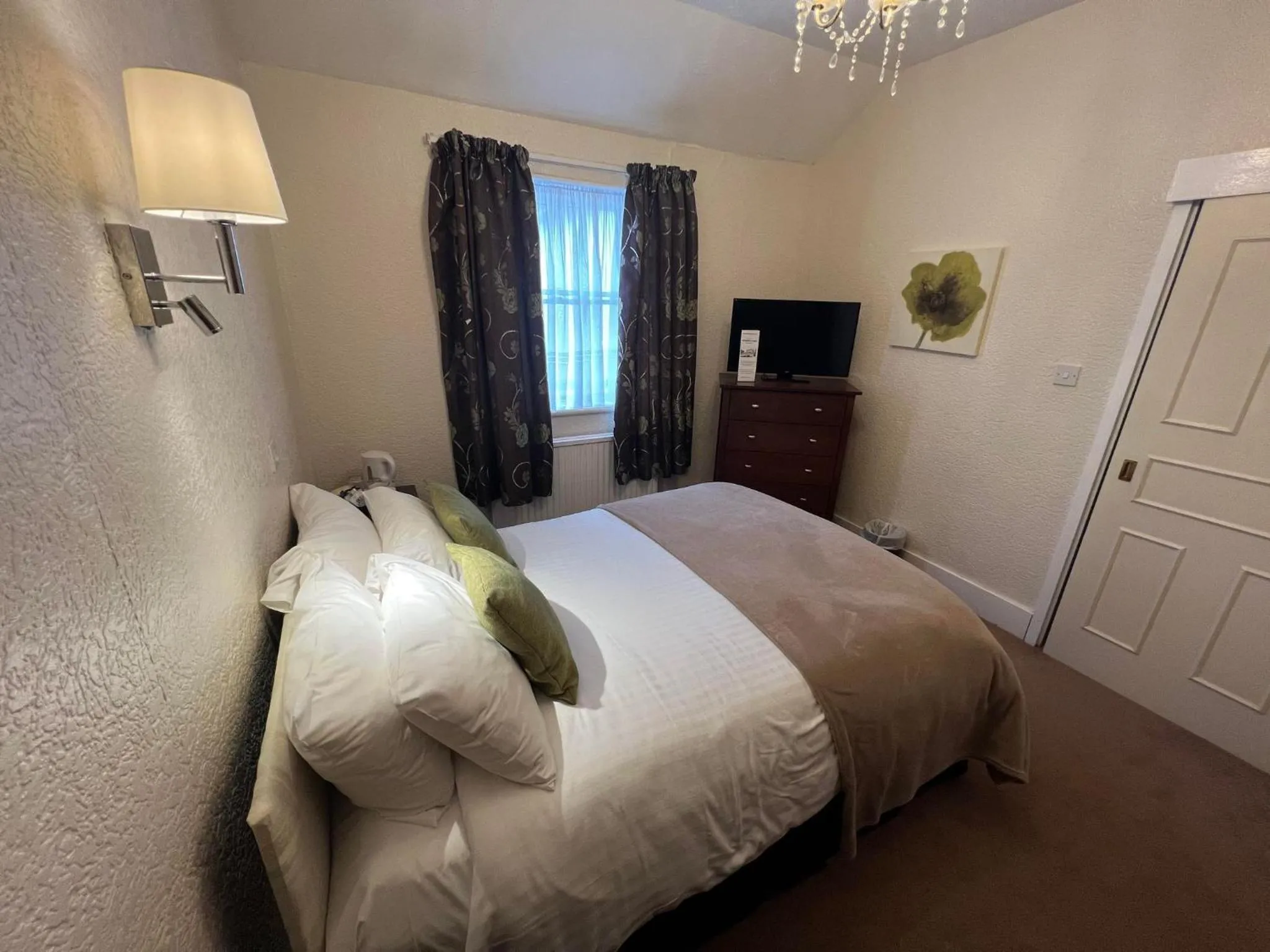 Bed in Broughton Craggs Hotel
