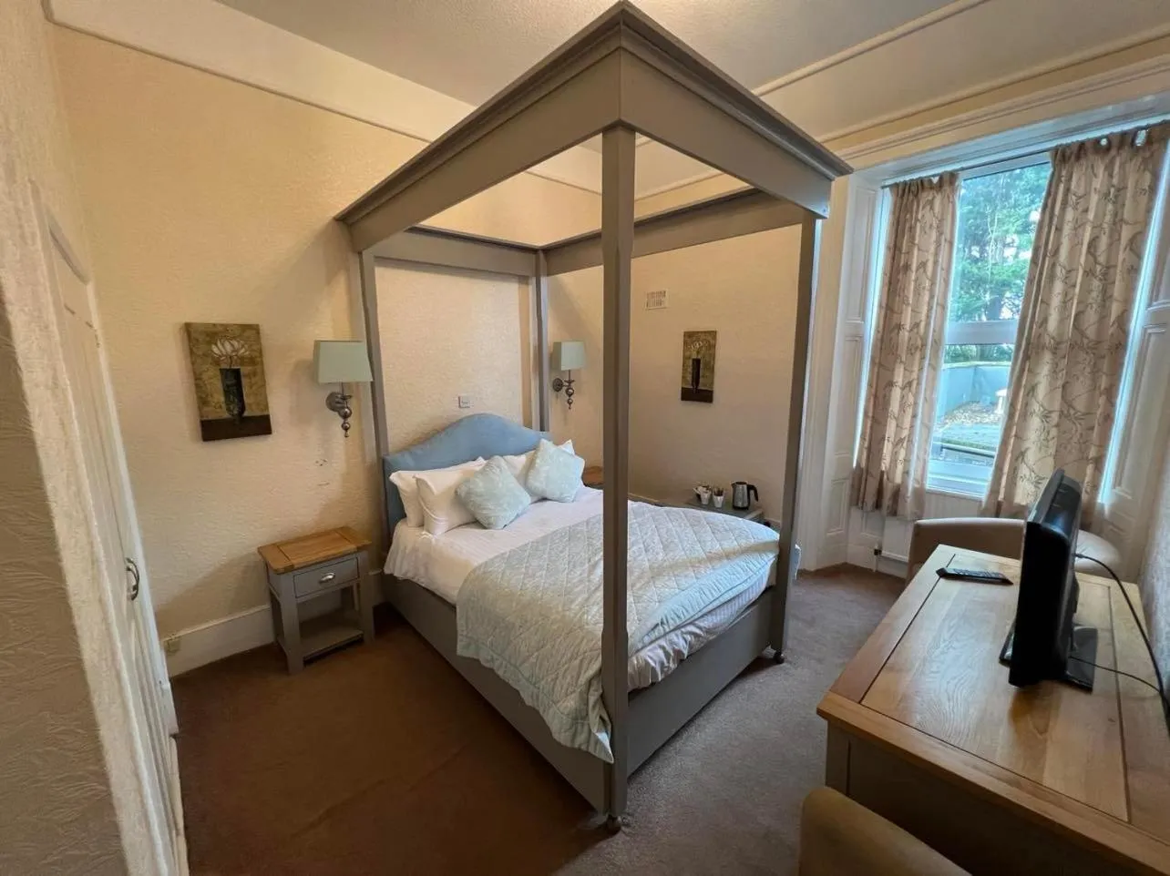 Bed in Broughton Craggs Hotel