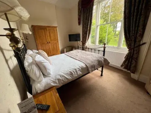 Double Room with Private Bathroom in Broughton Craggs Hotel Double Room with Private Bathroom in Broughton Craggs Hotel