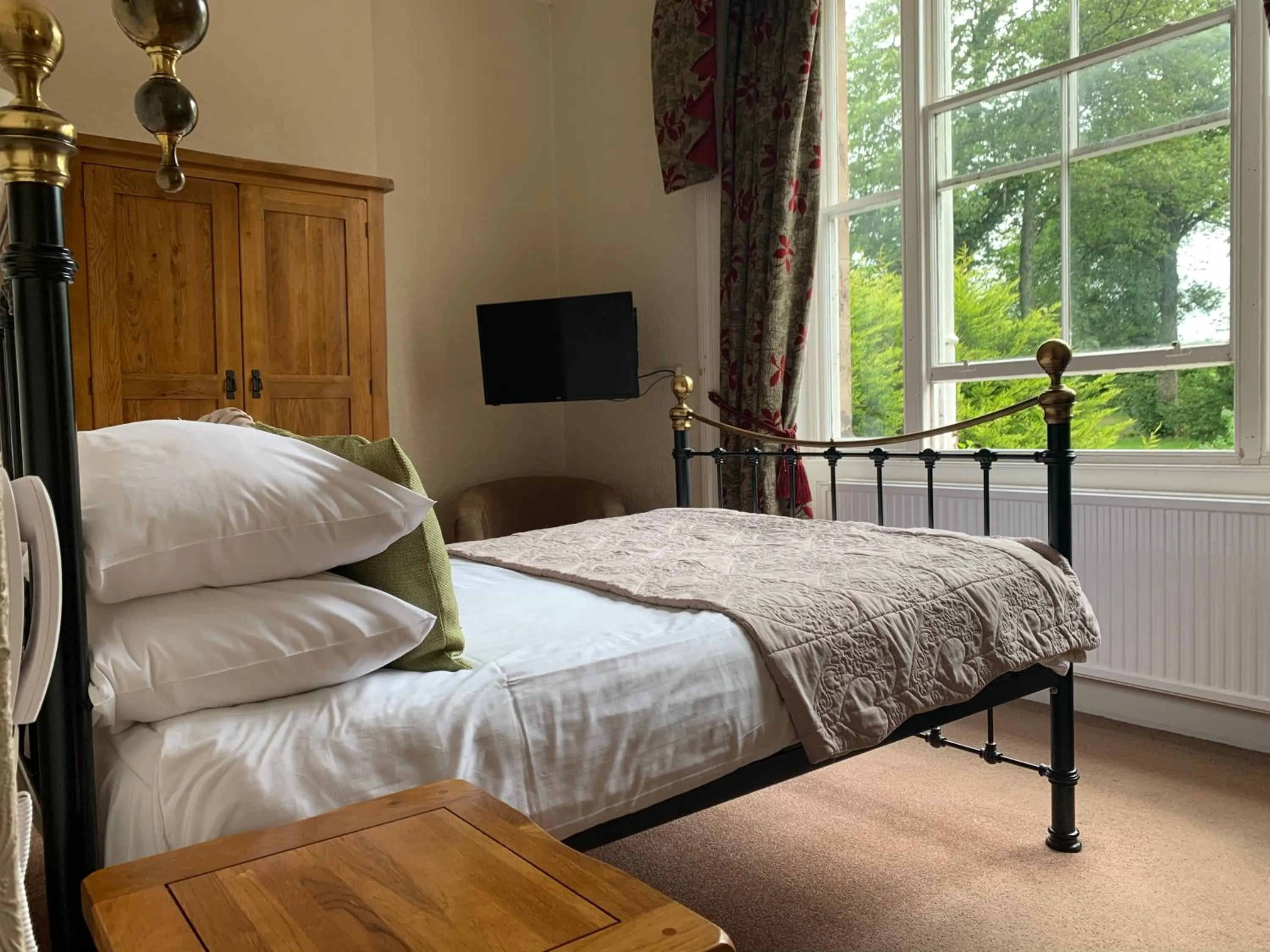 Bed in Broughton Craggs Hotel