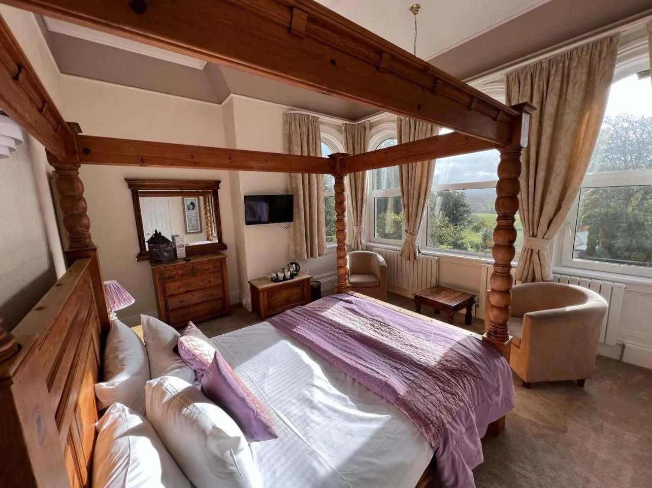 Bed in Broughton Craggs Hotel