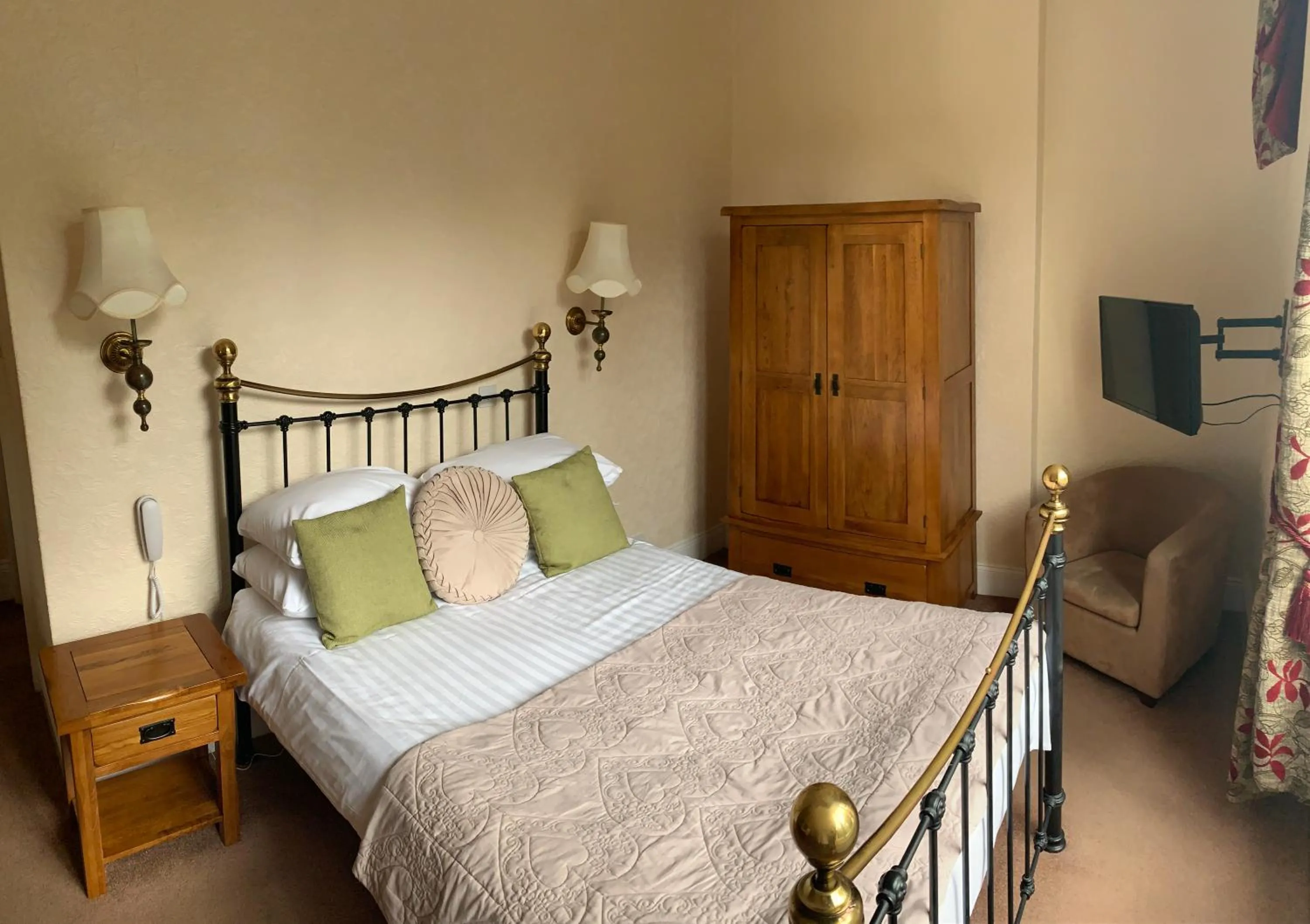 Bed in Broughton Craggs Hotel
