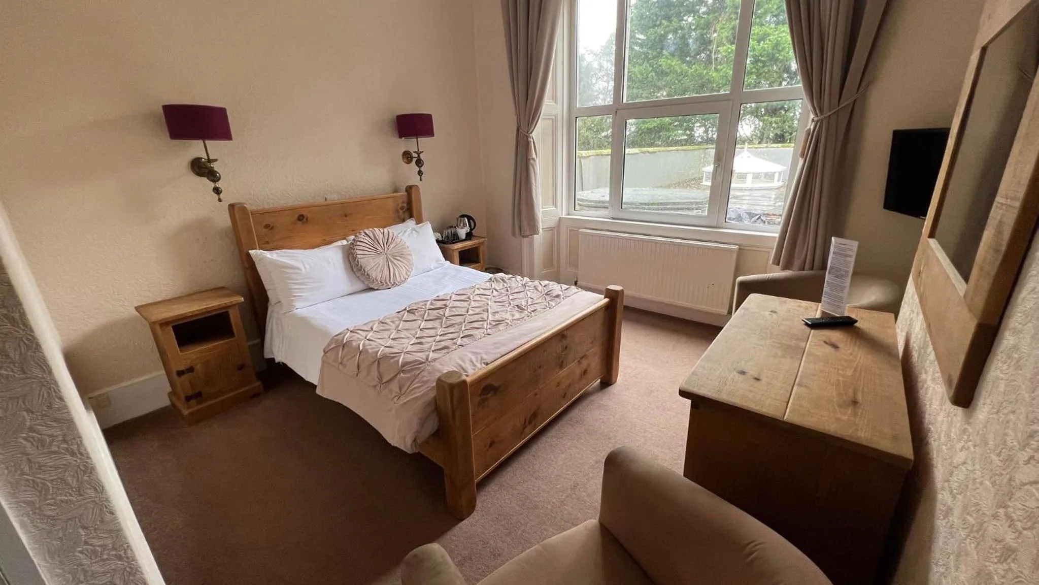 Bed in Broughton Craggs Hotel