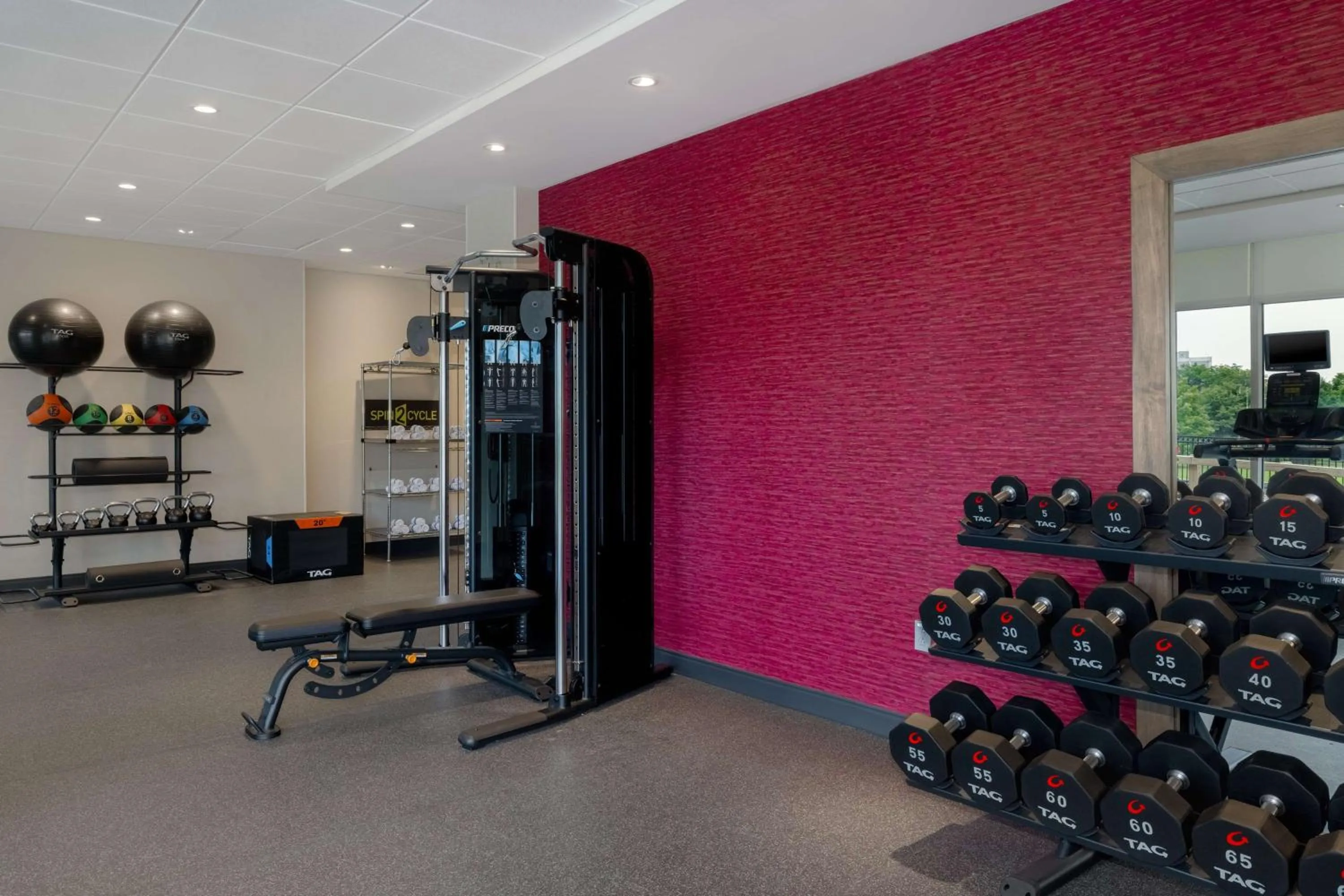 Fitness centre/facilities in Home2 Suites By Hilton Bristol