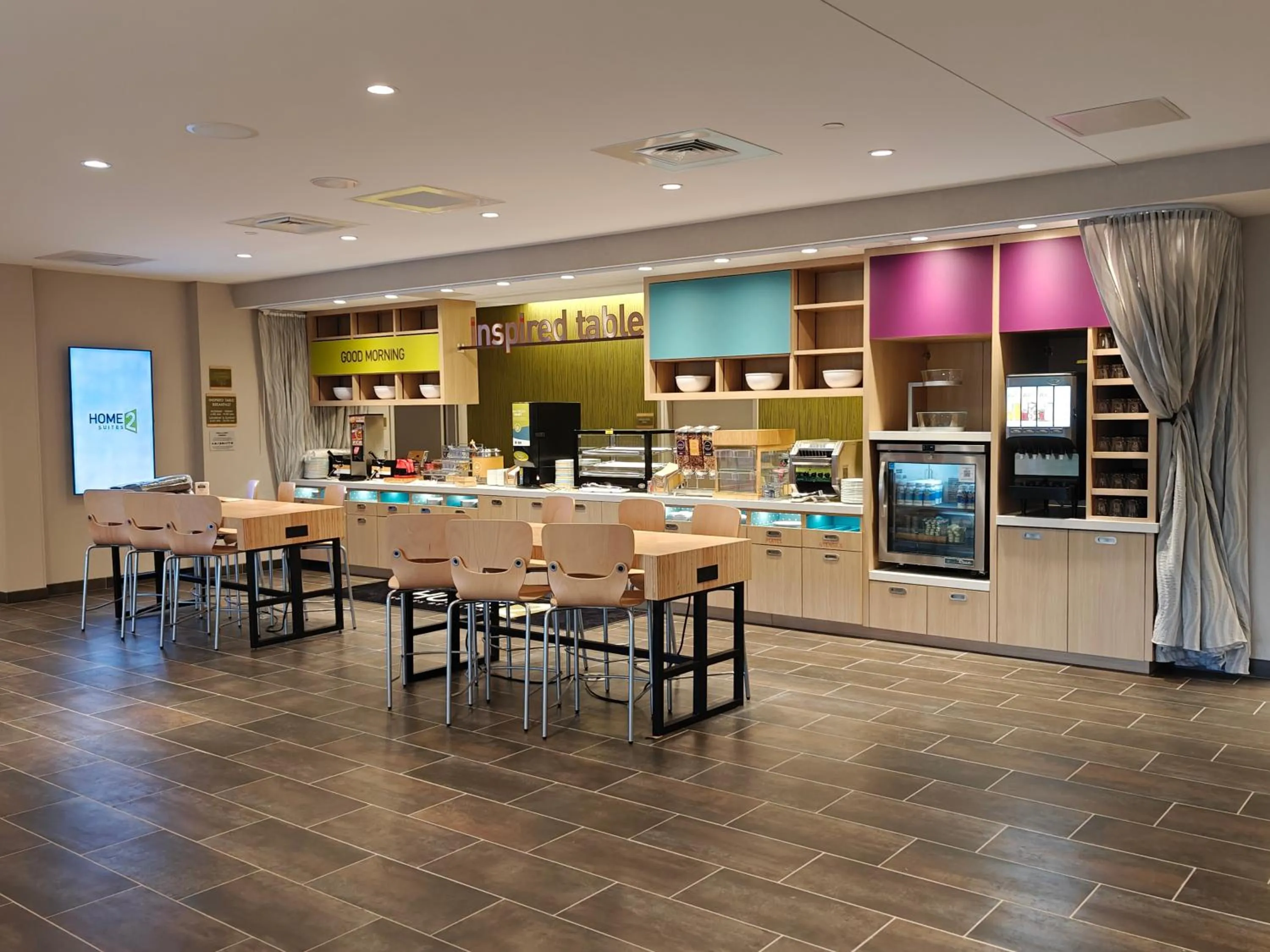 Breakfast in Home2 Suites By Hilton Bristol