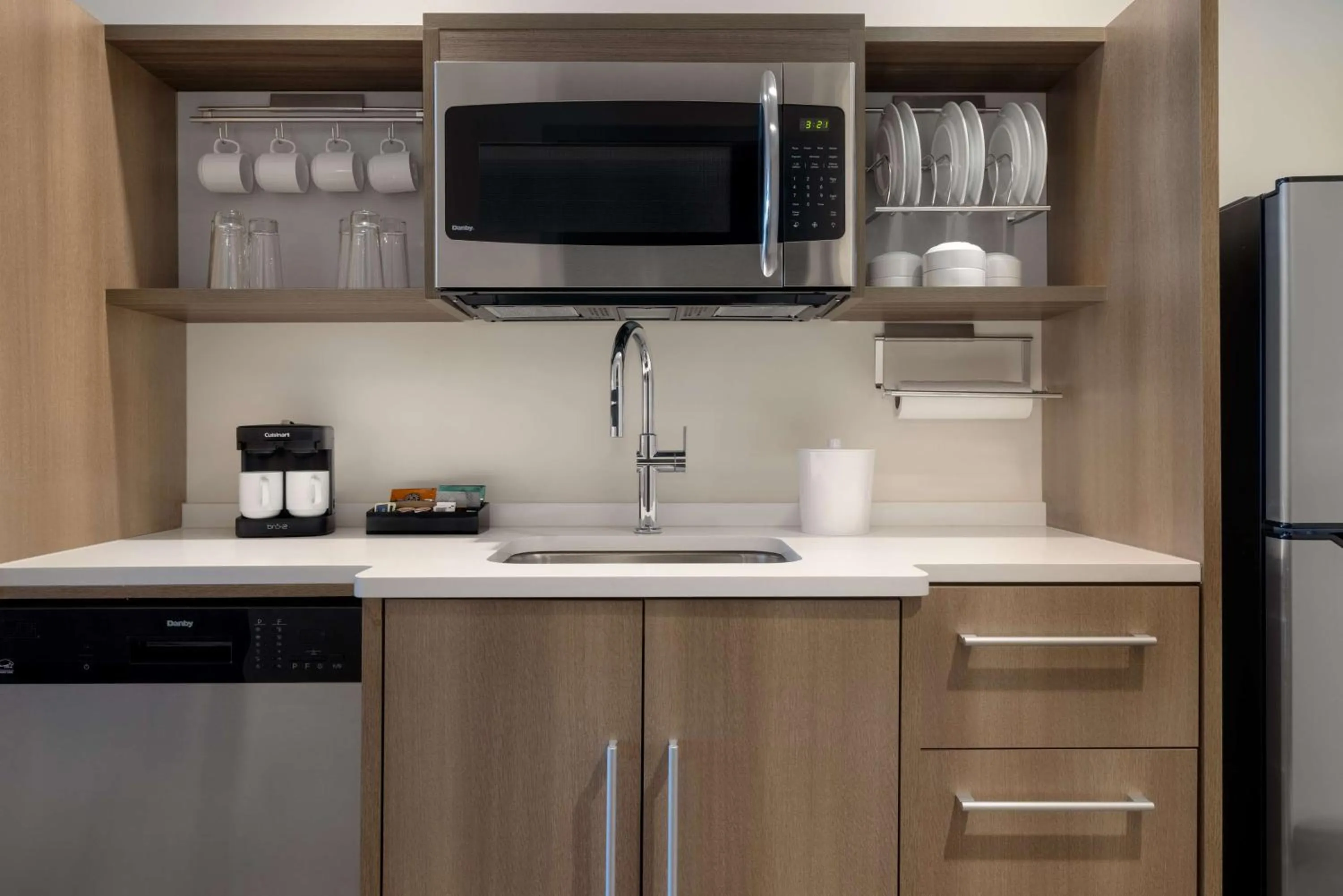 Kitchen or kitchenette in Home2 Suites By Hilton Bristol