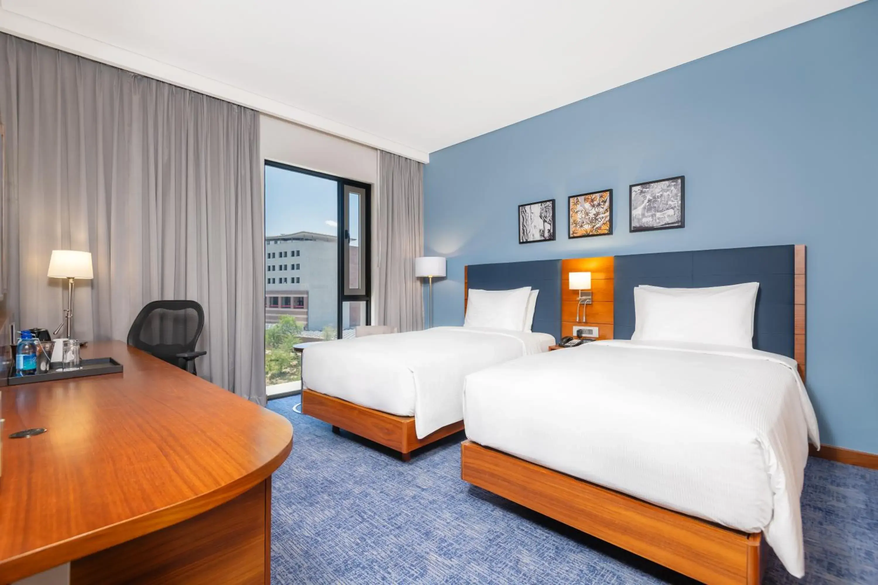 Swimming pool, Bed in Hilton Garden Inn Windhoek Swimming pool, Bed in Hilton Garden Inn Windhoek