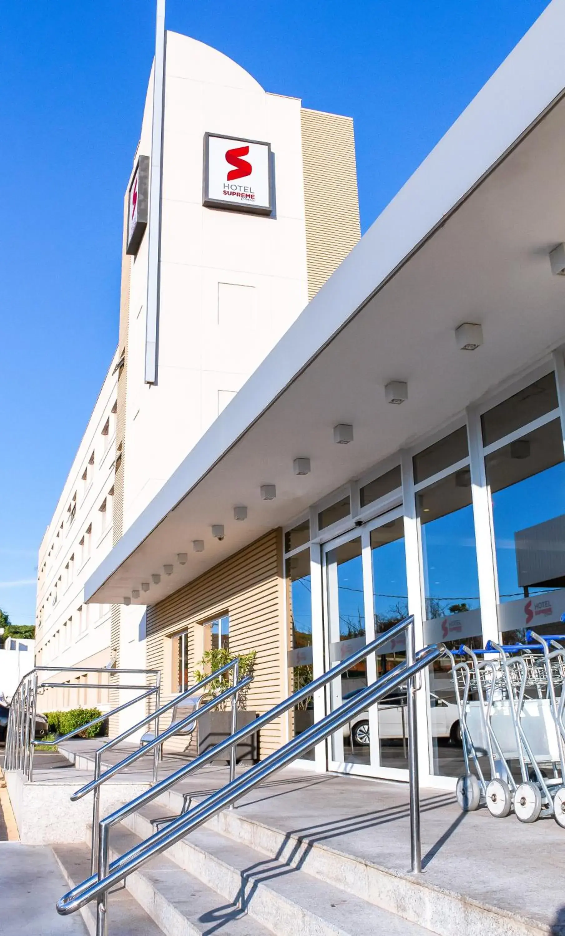 Facade/entrance in VOA Business Supreme Choice Confins Facade/entrance in VOA Business Supreme Choice Confins