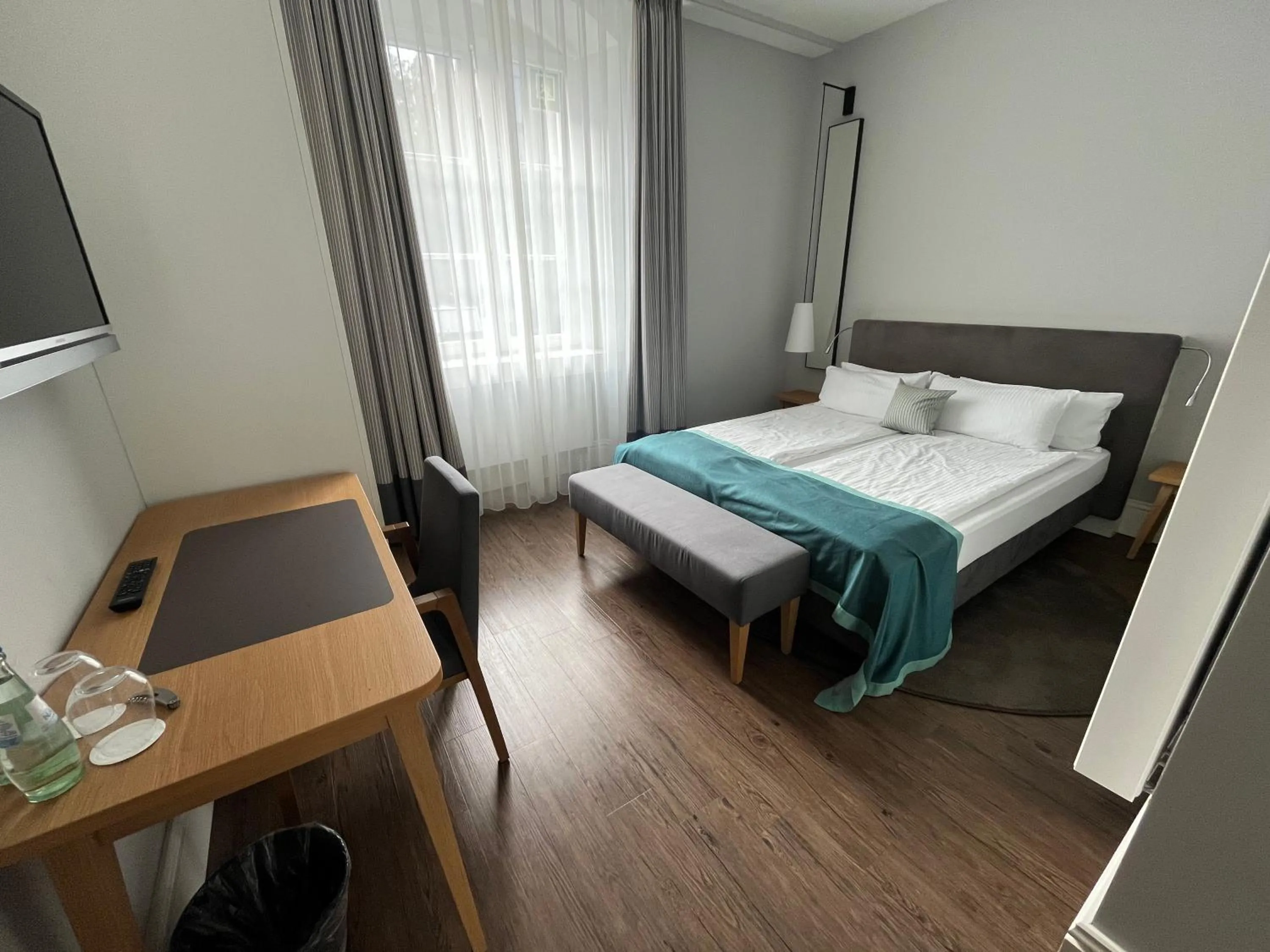 Bedroom, Bed in Hotel am Markt