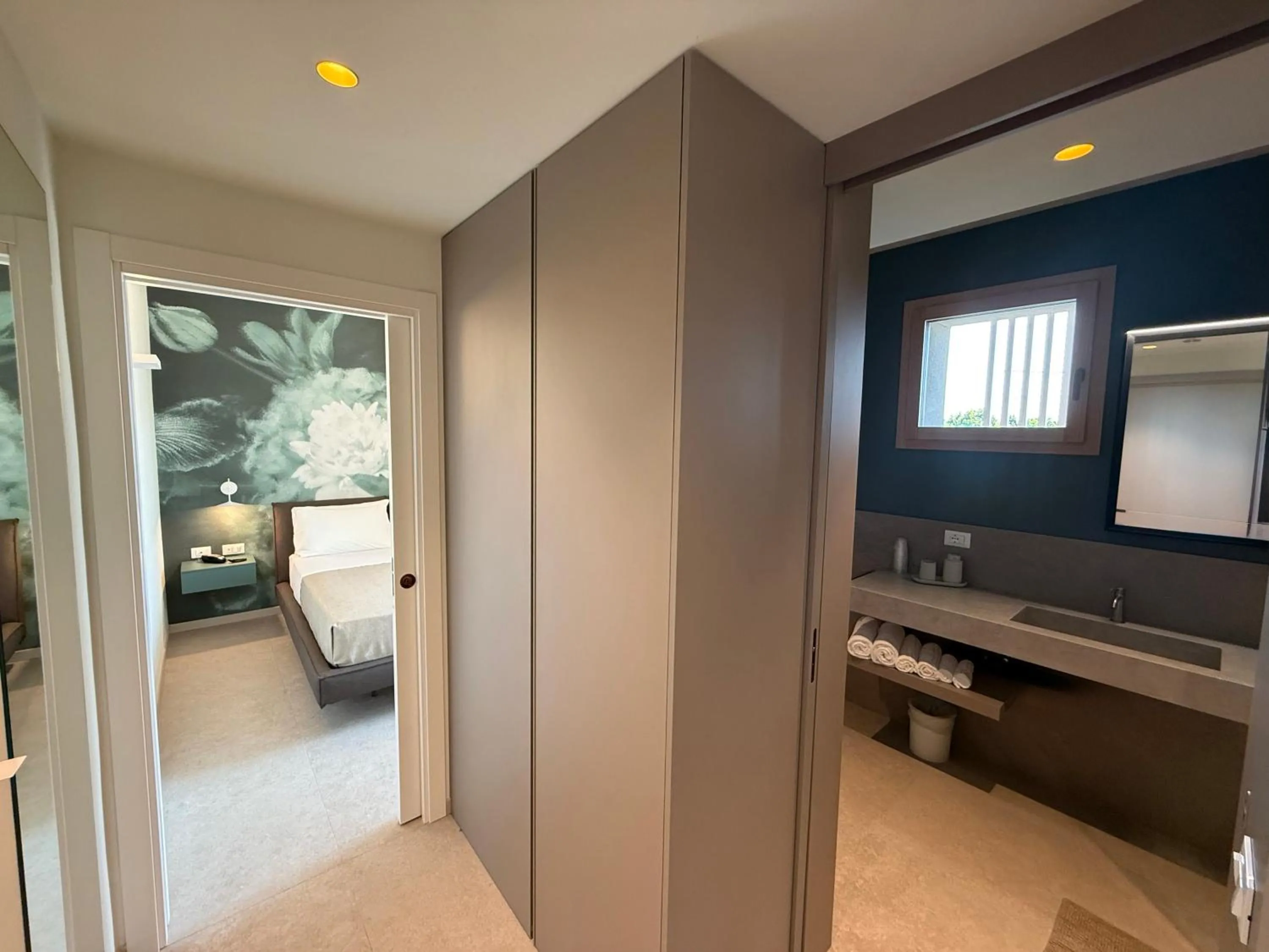 Shower in Hotel Paris Resort