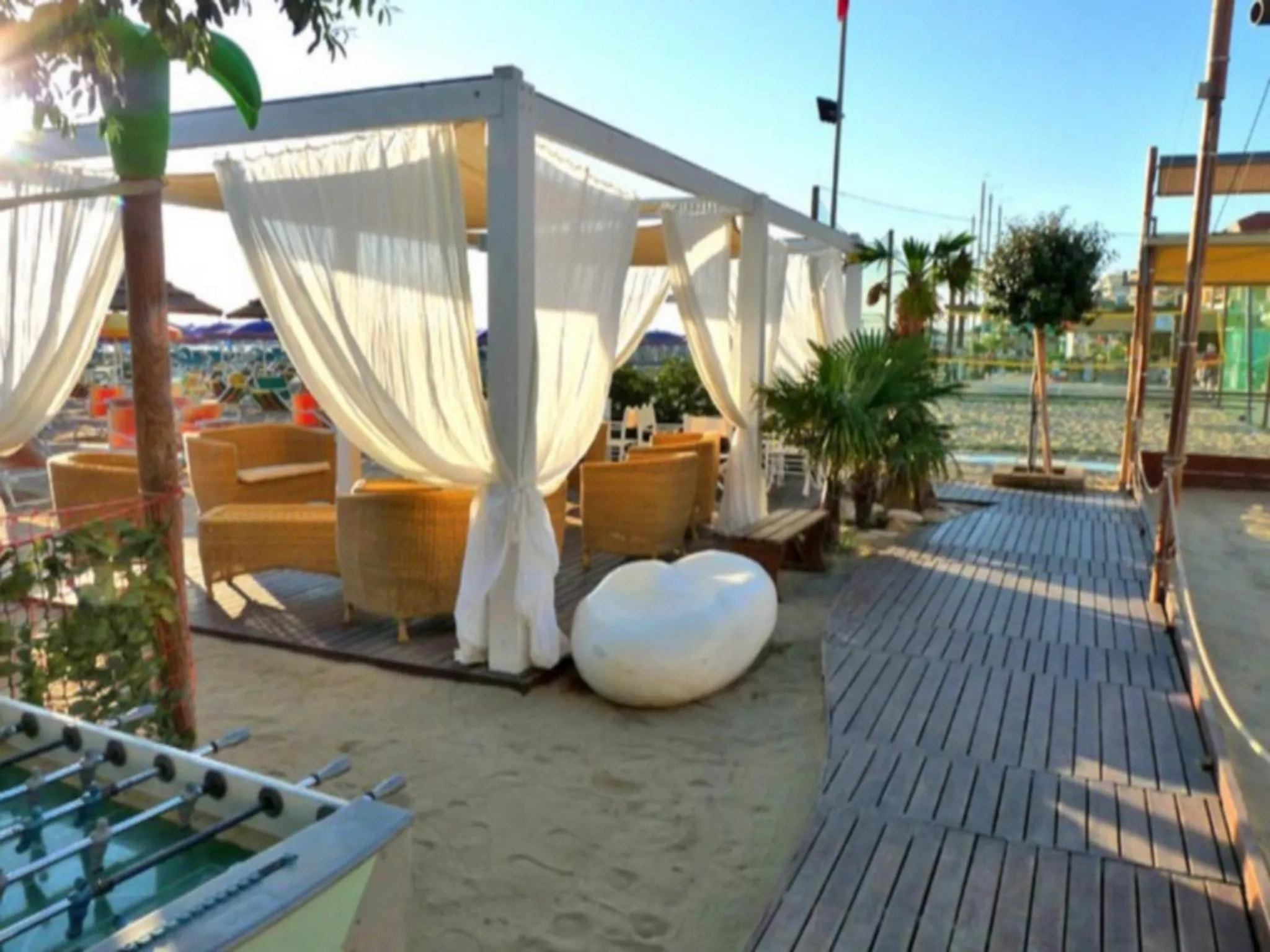 Patio in Hotel Paris Resort