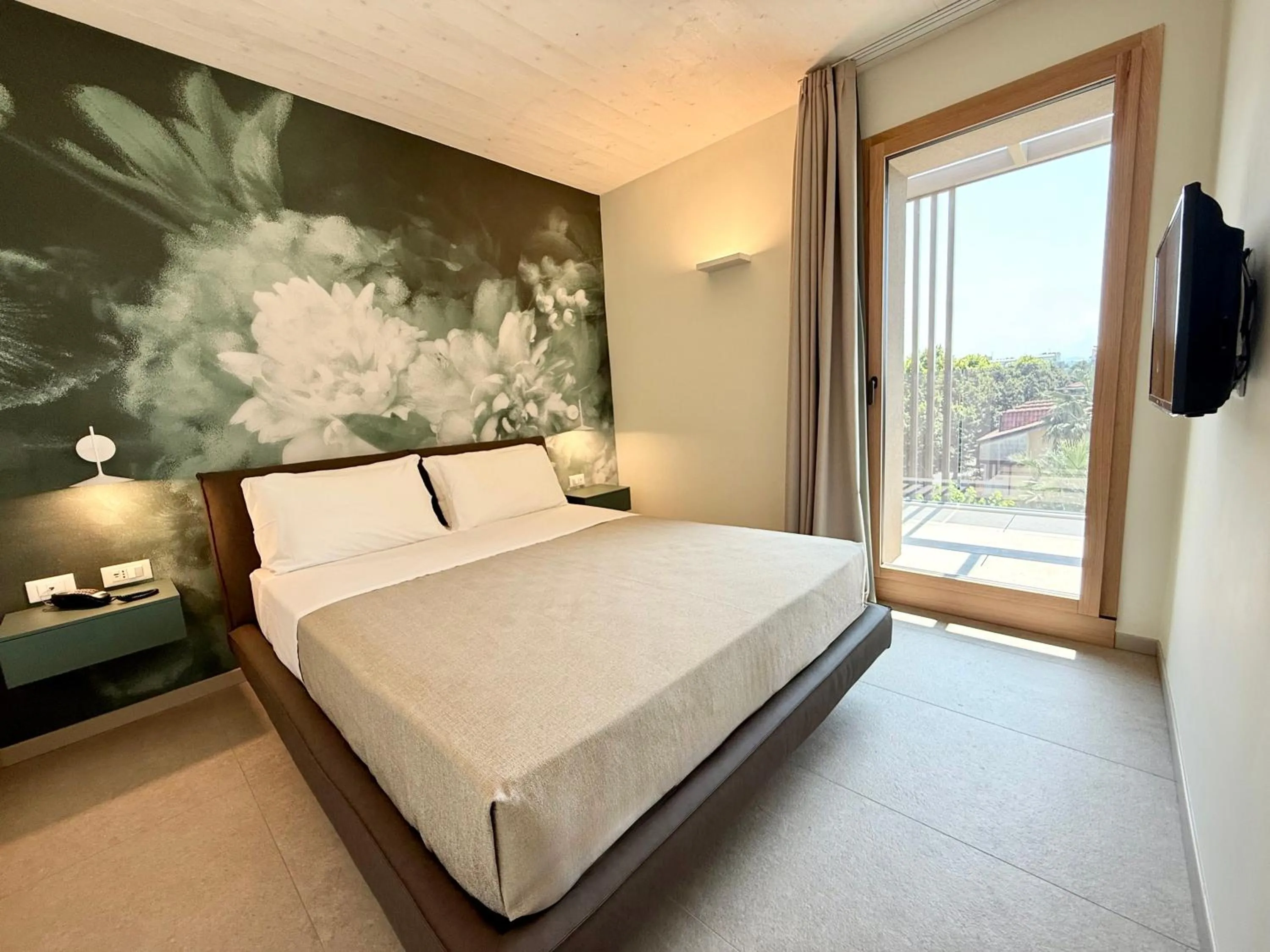 Bed in Hotel Paris Resort
