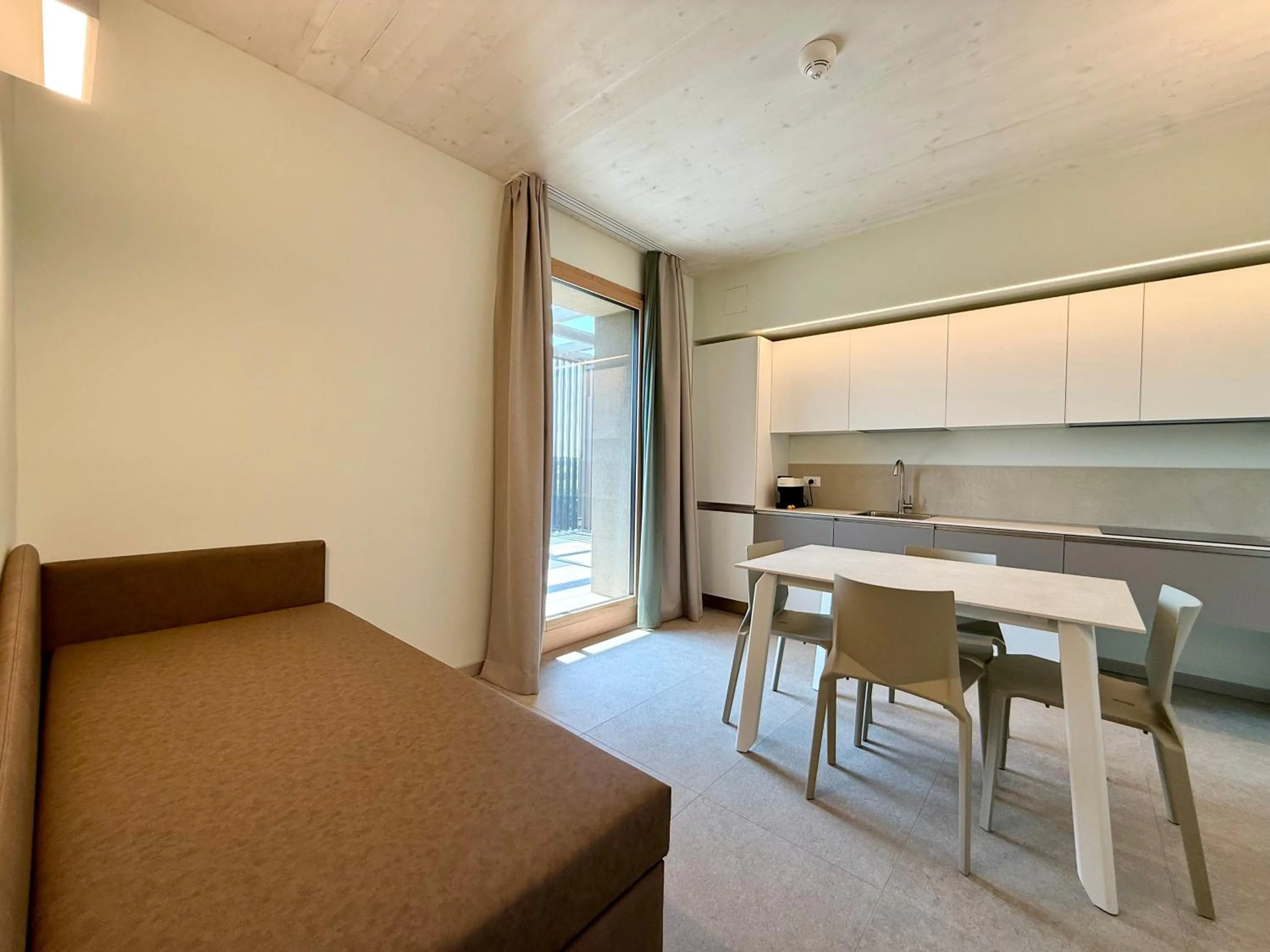 Kitchen or kitchenette in Hotel Paris Resort