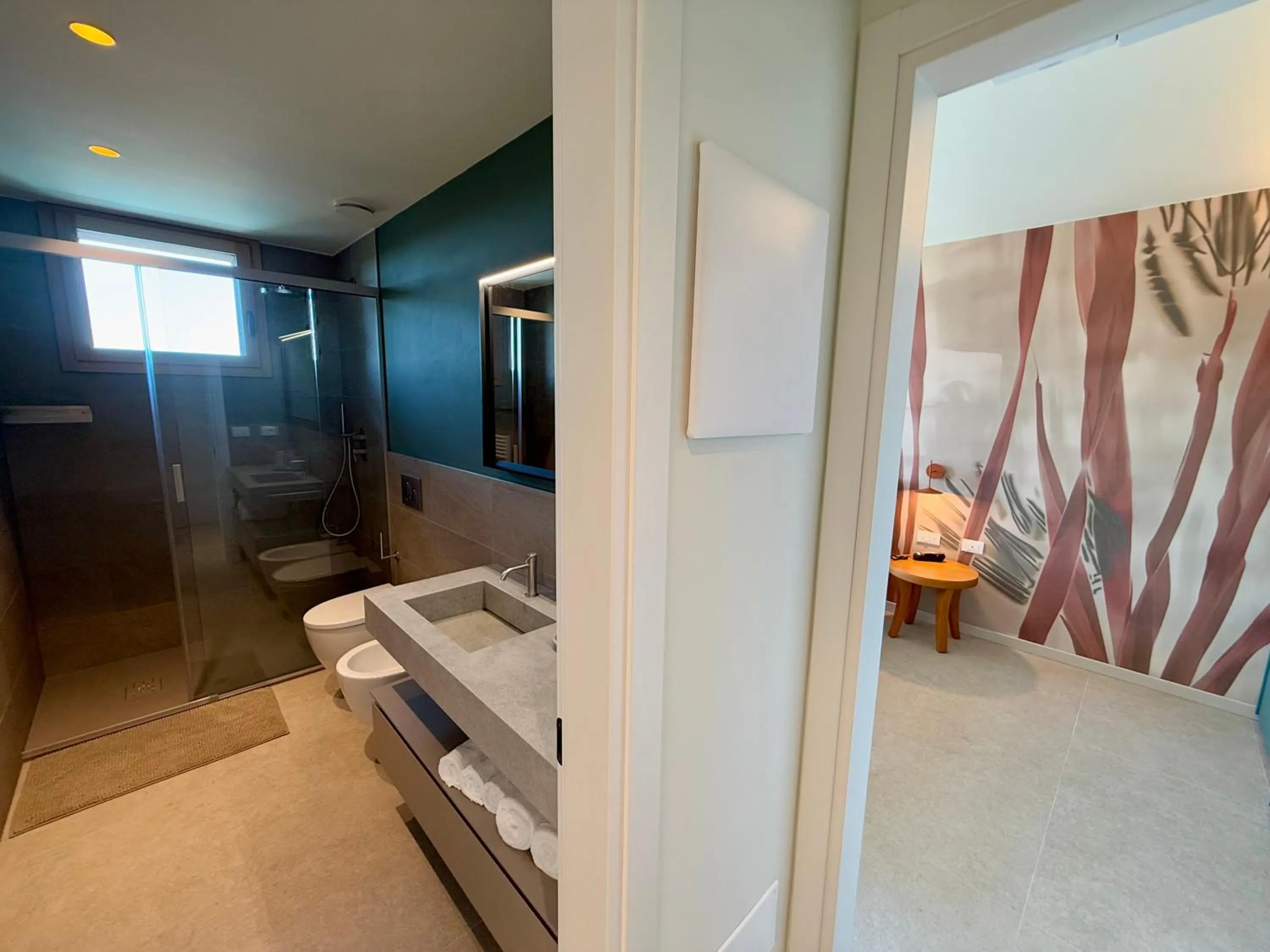 Shower in Hotel Paris Resort