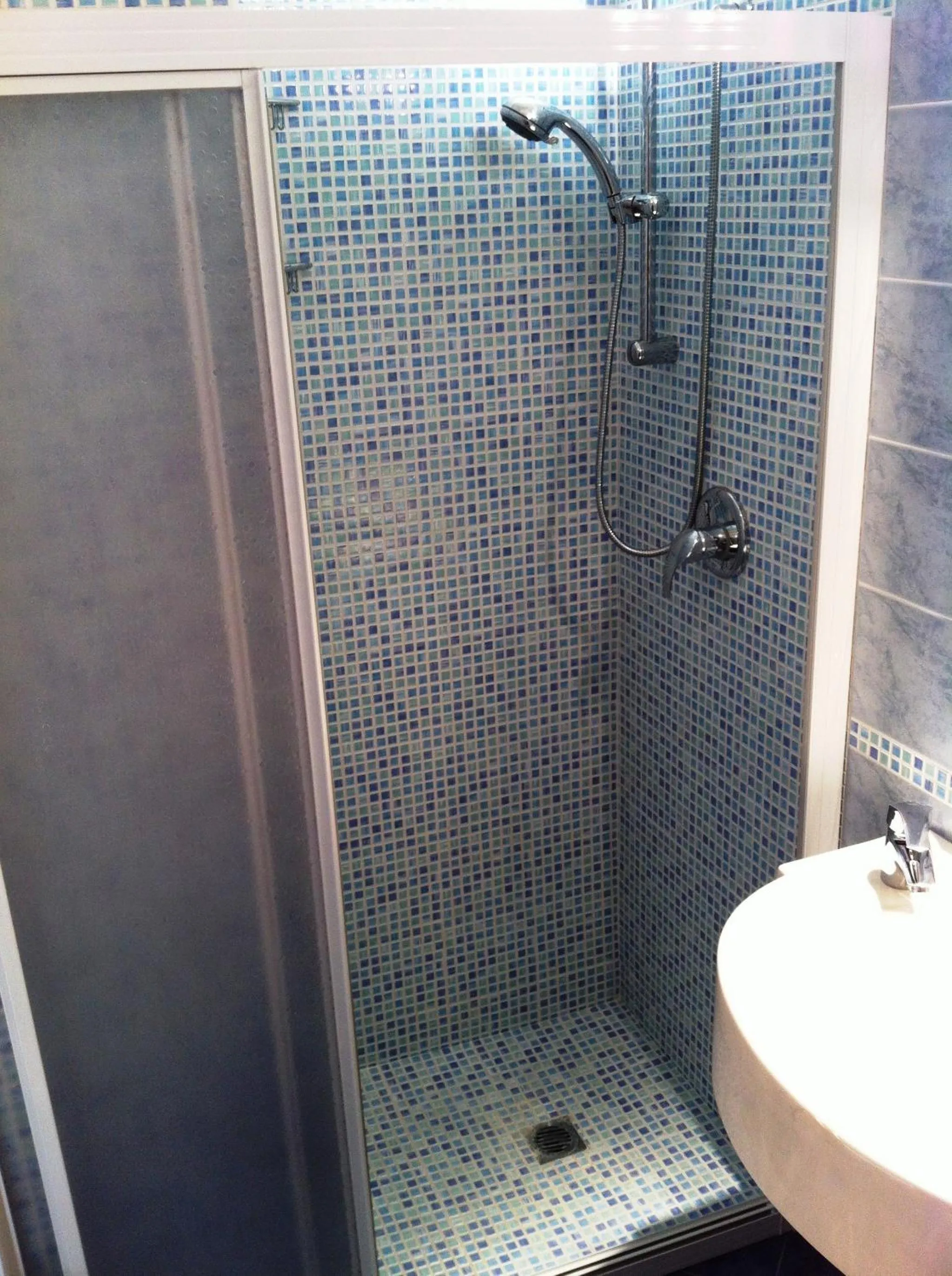 Bathroom in Hotel Paris Resort
