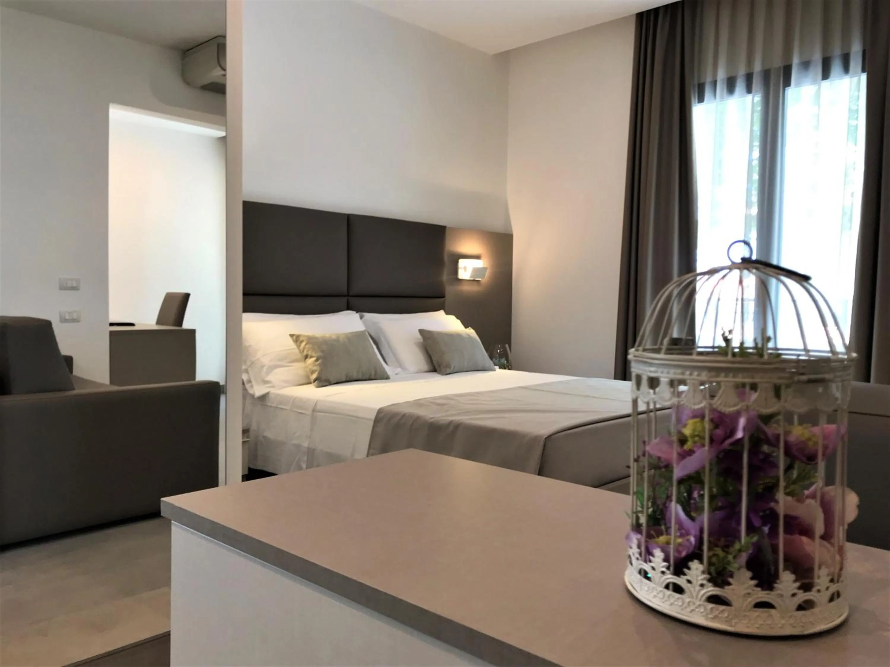 Decorative detail, Bed in Hotel Paris Resort
