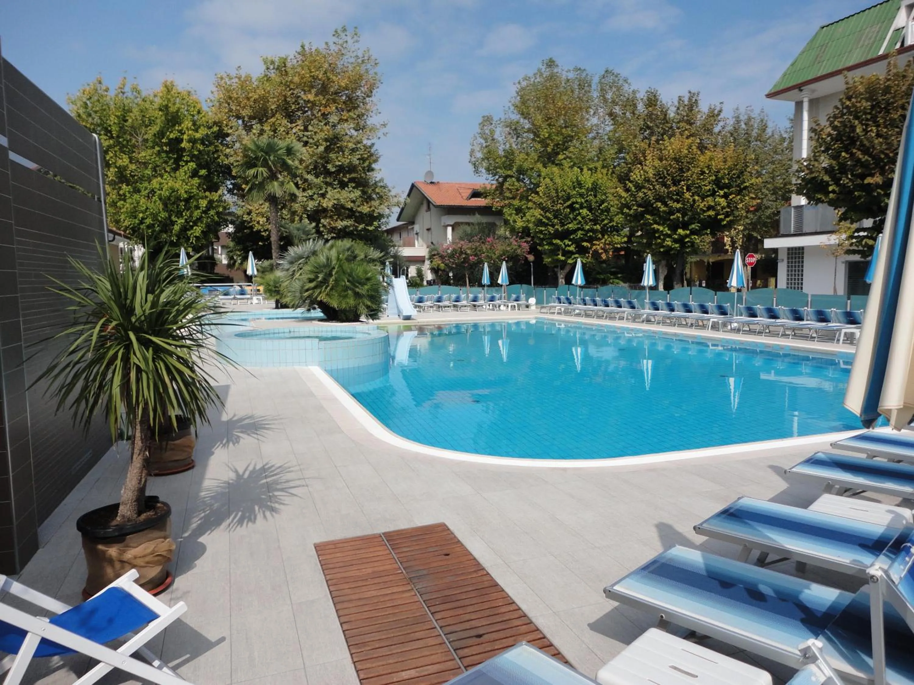 Day in Hotel Paris Resort